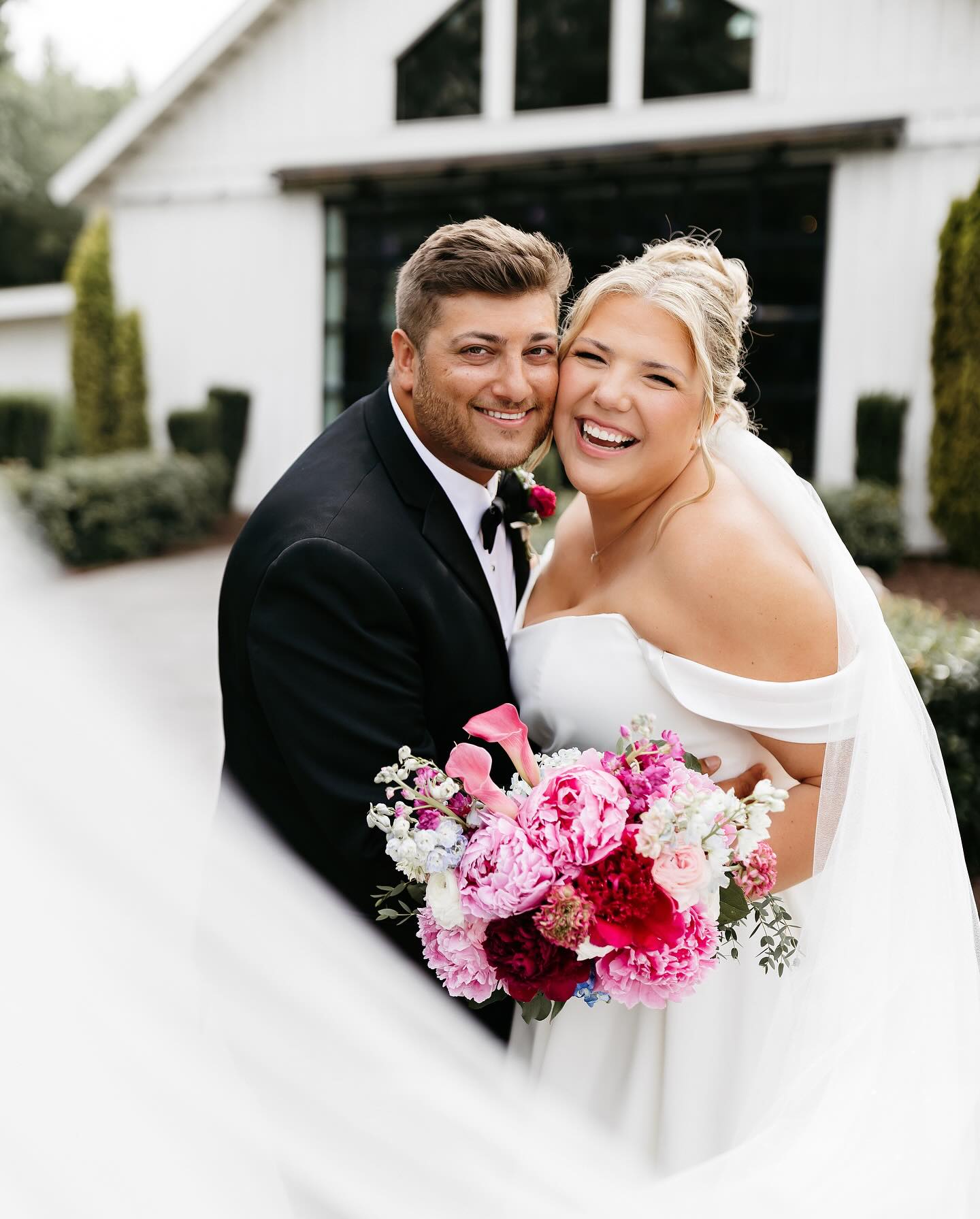 K a t i e + J o s h
5. 25. 25 | N o r t h G A
Filled to the brim with color and joy!!! Congratulations again to Mr. & Mrs. Palmer!! It was a stunning Sunday @meadowsmossycreek as loved ones gathered to celebrate the sacred covenant of marriage. Captured SO beautifully by lead photog, Mary Catherine! There is so much HAPPY to share from this day & we can hardly wait to give you sneaks into more!! #ashlyncatheyphotography // Captured by Mary Catherine
Planner: @georgiagraceweddings
Venue: @meadowsmossycreek
HMU: @beautybybreland
Florals: @blosmdesign
DJ: @seeventsatl
Video: @woodellproductions