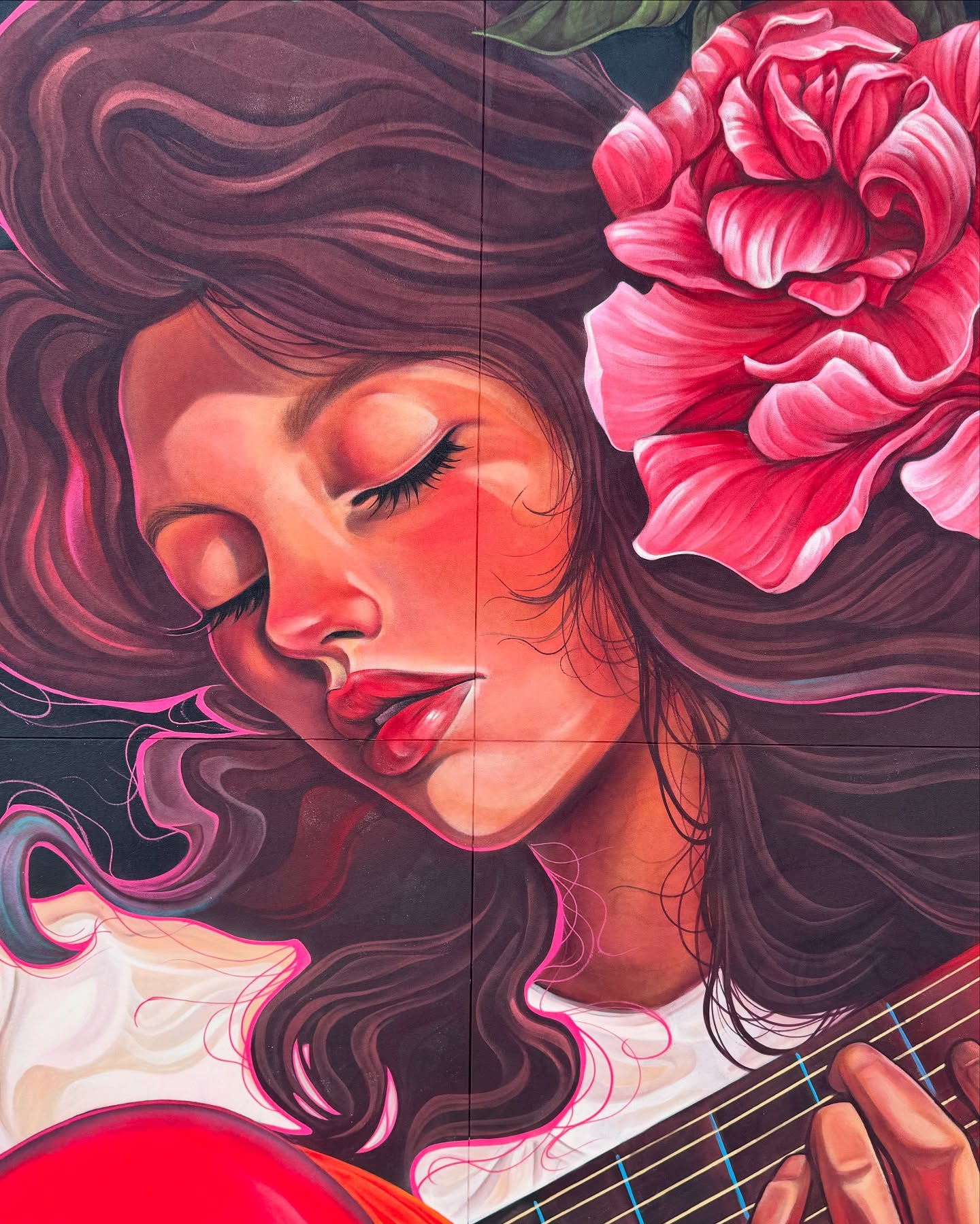 “Every Flower Sings.”
The updated name for a mural I created last week in Corpus Christi.
Not all roots grow where they’re told,
Some seeds drift in the wind, carried in storms or even tucked in someone’s shoes.
Through the small cracks of earth and strange soil it still blooms, opening its petals in a dance.
A flower doesn’t ask for permission to exist, it grows because it must- spinning up towards the sun, it sings.
I belong.
“Cada Flor Canta”. El nuevo nombre de un mural que creé la semana pasada en Corpus Christi.
No todas las raíces crecen donde se les dice.
Algunas semillas flotan en el viento, arrastradas por las tormentas o incluso escondidas en los zapatos de alguien.
A través de las pequeñas grietas de la tierra y la tierra extraña, aún florece, abriendo sus pétalos en una danza.
Una flor no pide permiso para existir, crece porque debe hacerlo: girando hacia el sol, canta.
Pertenezco.