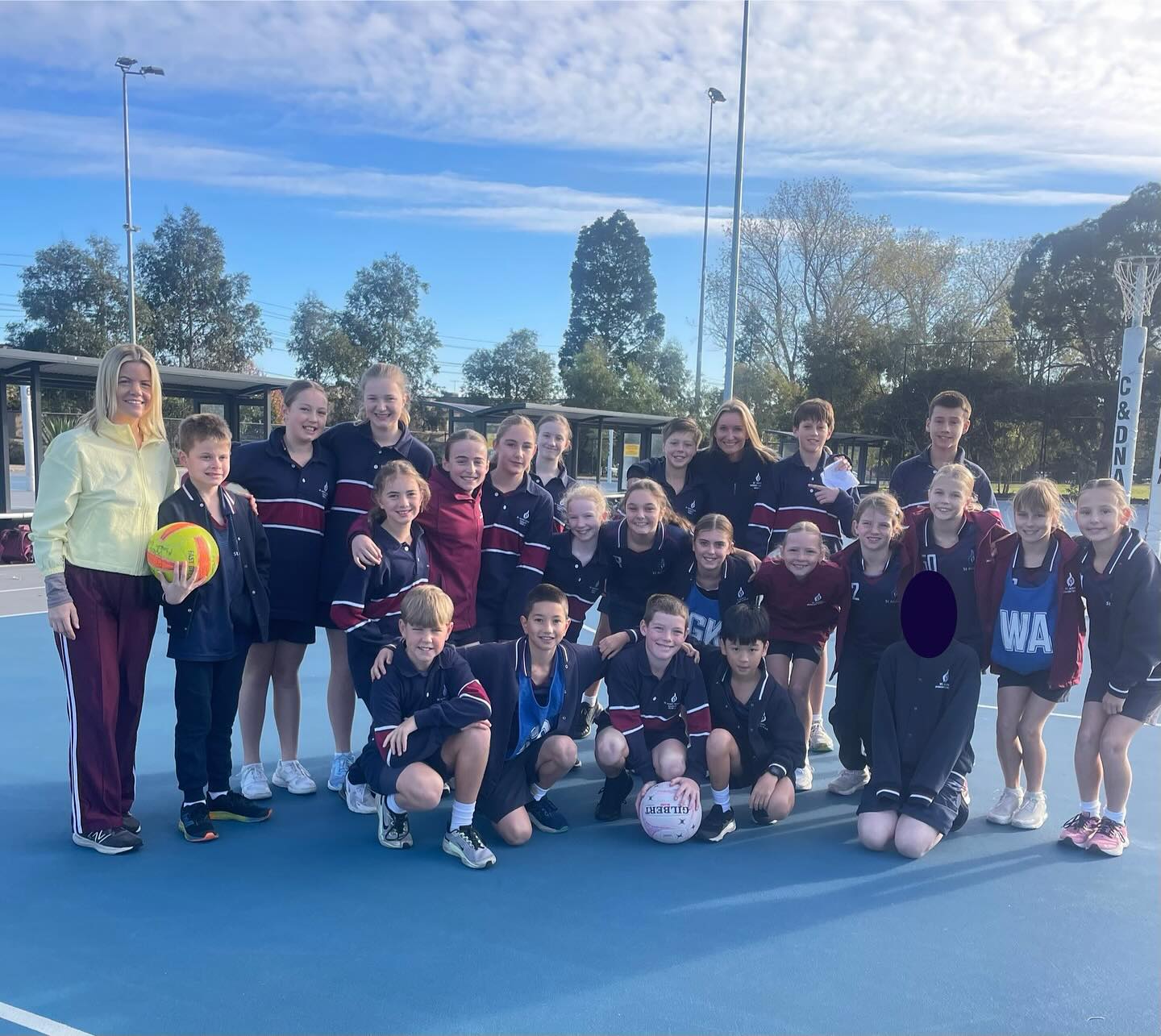 A big congratulations to our Year 5/6 District Netballers today! We had two teams compete; a girls and a mixed team. Both teams made it to the finals, with our mixed team claiming victory and bringing home the shield!
We were once again proud to hear the children competed with great spirit, enthusiasm and pride in our school. Thank you to Mrs Miller and Mrs Phyland for coaching and to the parents for your support. Thank you also to the School Sports Coordinators for organising a wonderful day.
Go St Agnes’!