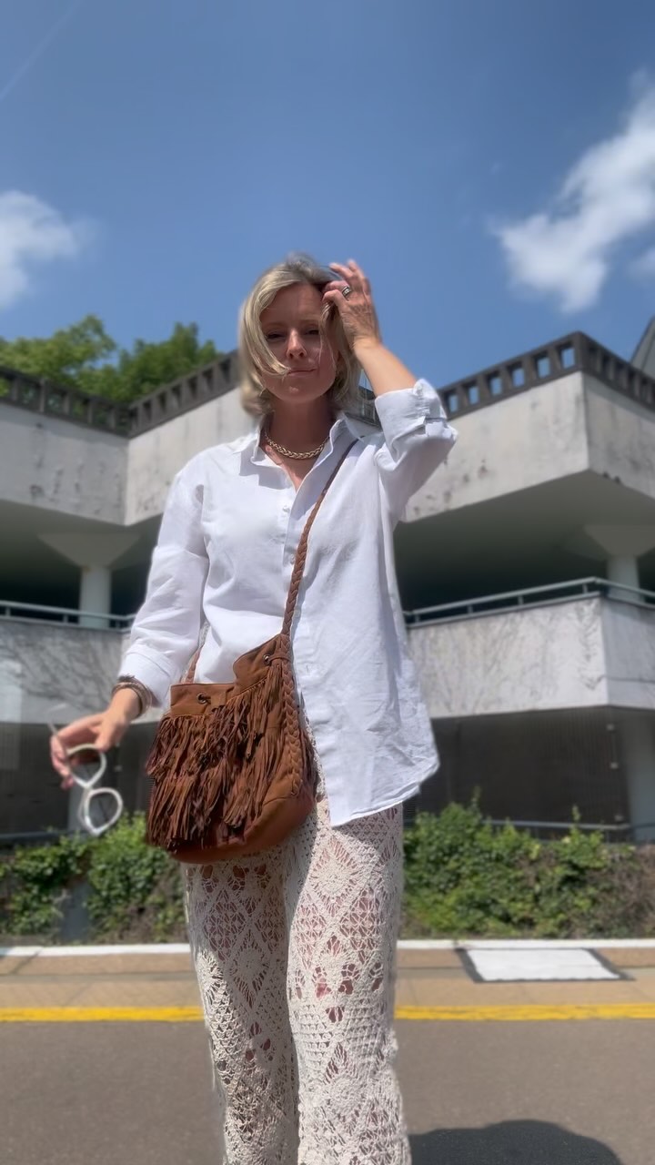 Don’t save clothes just for holidays! I Bought these crochet trousers for an upcoming trip to Ibiza, but couldn’t wait that long!
Grabbed a linen shirt from my son’s wardrobe et voila!
Love everything about them…..crochet texture, hemline detail, elastic waist, in-built shorts 🙌
Also great if you don’t wear shorts and want something super cool and breezy
Linked in my stories or DM me for details x
#summertrousers #crochettrousers #bohostyle #wearyourwardrobe #dontsaveforholiday #mystyle #wiwtw #workstyle