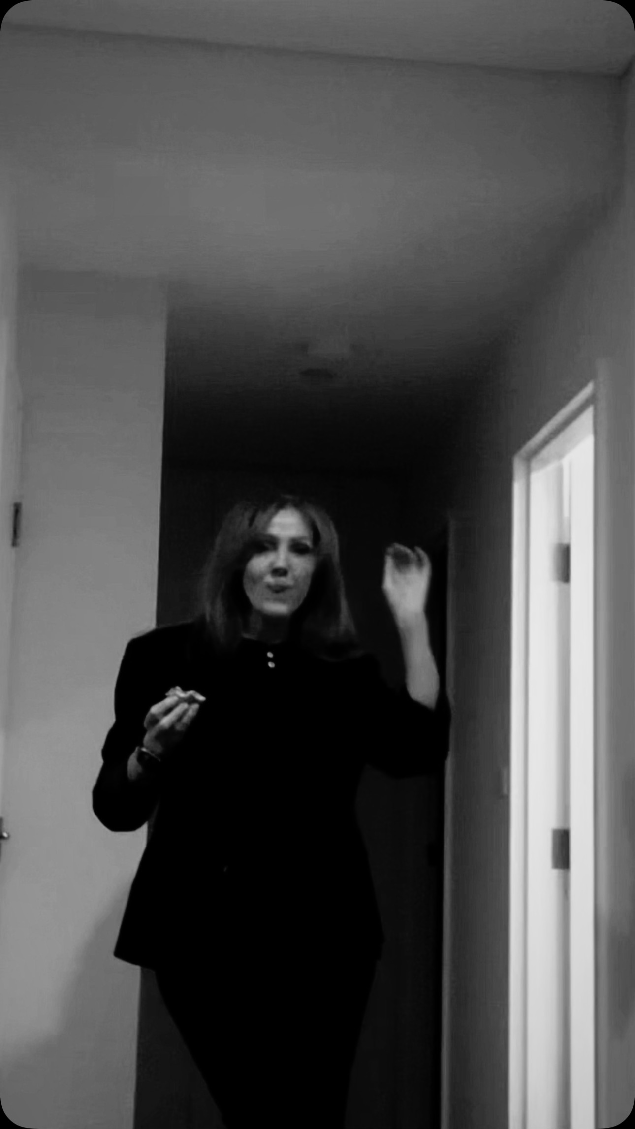 Confidence? Nah, this IS comfort in my own skin I Now it’s your turn! 💃
Confidence isn’t about being perfect. It’s about being real. It’s about owning who you are, flaws and all and with a cheeseburger in your hand!
When you stop pretending and start being yourself, you unlock a kind of peace that doesn’t need to shout or prove anything. It’s quiet, it’s powerful, and it’s yours.
So, if you’re struggling with feeling good in your skin, know this: You don’t need anyone’s approval, just your own. Your vibe, your journey, your dance, your confidence.
Remember, comfort starts within. And once you have that, nothing can shake it.
#ConfidenceCoach #ComfortInMyOwnSkin #SelfLove #BeYourself #Empowerment #ConfidenceJourney #InnerPeace