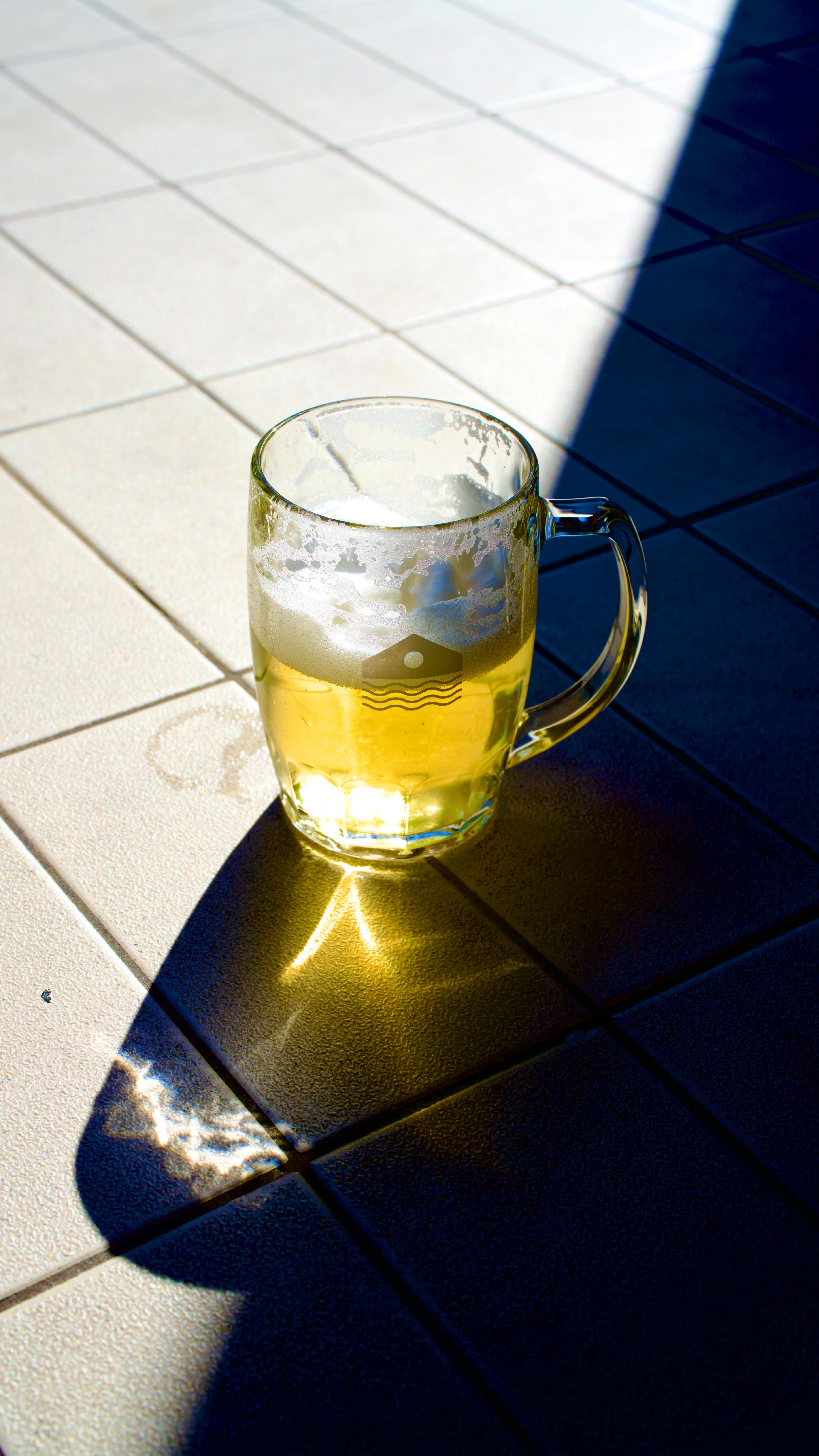 WEST COAST CRISPY COLLAB //
Here is a fun glimpse into our collab day with our dear friends @fourwindsbeachhouseandbrewery where we brewed up a crisp, dry and bold West Coast Lager. We were treated to some amazing hospitality... we put back a few oysters together, along with many steins and finished off the day with a dip into the cold blue together - as per their tradition.
This beer is on tap now at House of Lager Squamish. If you have not yet had the pleasure of experiencing it, we highly recommend you make your way down to Oceanfront and get yourself a stein.
#houseoflager #craftbeer #seaside #beerlover #beerstagram #ipa #collaboration #instabeer #craftbeerlover #squamishbeer #lager #bccraftbeer