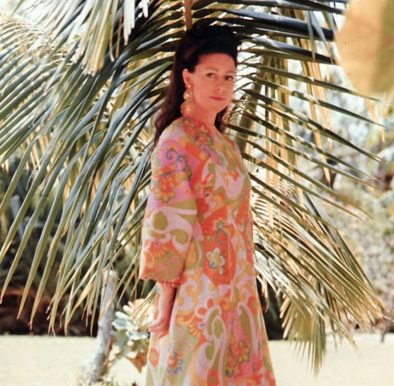 🌴 The Mustique Mystique 🌴
A private island in the Caribbean archipelago of St. Vincent and the Grenandines, it’s a spot steeped in history even long before the days of Princess Margaret’s visits and Mick and Bianca Jagger’s famous parties in the 70s. 🪩
We were here on our honeymoon 15 years ago and love being back to a place where not much has changed. More in stories if I can remember to pick up my 🐚 phone…
#palmbeachregency #onislandtime #mustiqueisland #pbrsummeredit #islandchic #islandstyle #islandliving