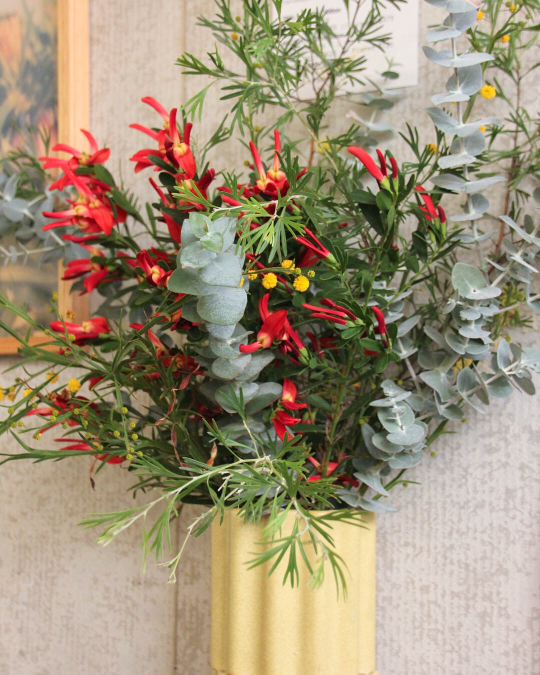 A fresh bunch from Anna’s garden this morning. What a treat on a cold winter’s day 😗🍬
If you’d like to pick a bunch like this from your own garden come in and speak with us.
We’ve got a huge variety of native plants in all shapes, colours, and sizes 🌤
#lygonstreet #nursery #brunswick #garden #bouqet #shoplocal #acacia #grevillea #eucalyptus