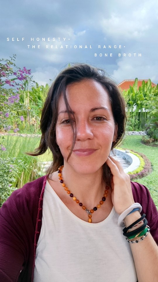 Authenticity online 😌🙌🏻
What you'll find in this video:
- Authentic Depths, theme of today: self honesty.
- The Relational Range, and how IFS will change the way you perceive the reality within and around you.
- The excitement in witnessing the forming of the group that will contribute to this experience.
- Bone broth...
This is me, as I am, sharing with you, as you are.
Being. Sharing. Receiving.
The relational dance.
❤️😌🌻
#authenticexpression #ifstherapy #ifsbali #authenticdepths #partswork #relationalintelligence #therelationalrange #emotionalregulation #spontaneity #ifsgrouptherapy #internalfamilysystems #relationalrange #selfhonestu #personaltruth #selfexpressions