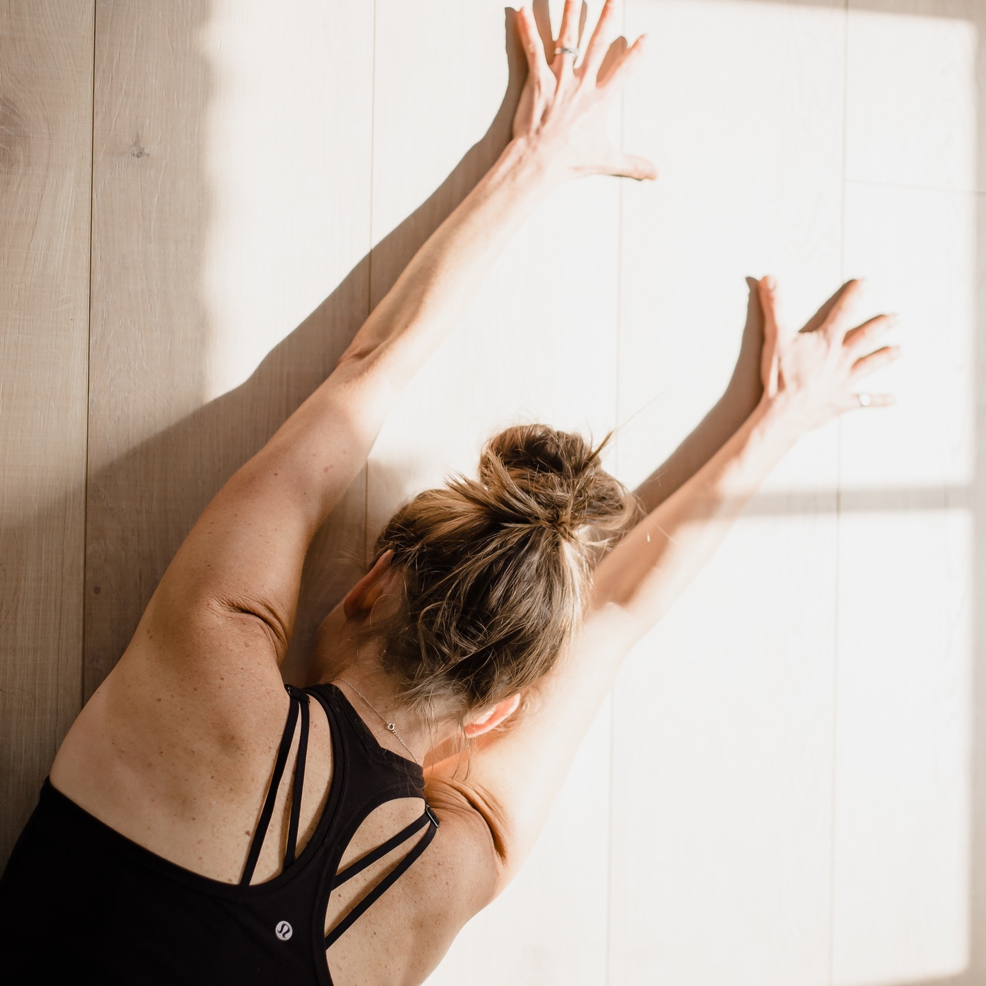 LEARNINGS FROM THIS WEEK IN STUDIO. When we observe nature—especially at this time of year—we are reminded that life is not a race but a rhythm. Everything unfolds in its own time, just as it’s meant to. This week in studio, we explored that same wisdom on our mats.
In a world that prizes productivity and celebrates speed, choosing to slow down can feel uncomfortable. But if you look closely, nothing in nature rushes—yet all is accomplished. Trees don’t hurry to grow. Rivers don’t race to meet the sea. A cat stretches slowly after sleep, unbothered by time. Birds build their nests twig by twig, patiently trusting in the process.
So perhaps pause for a moment and ask yourself:
Where am I rushing through life?
Where might I soften, slow down, and trust the unfolding?
Maybe it's in how we parent, how we move through work, or how we show up in our relationships.
These small reflections are where the shift begins.
May you carry a sense of stillness into your weekend, remembering to practice the pause. After all, is it not the slow and steady who win the race?
If you missed your meeting on the mat this week, join us for your nature-fix at Emmarentia on Sunday at 09h00. 📷 @ashdowdingphotography