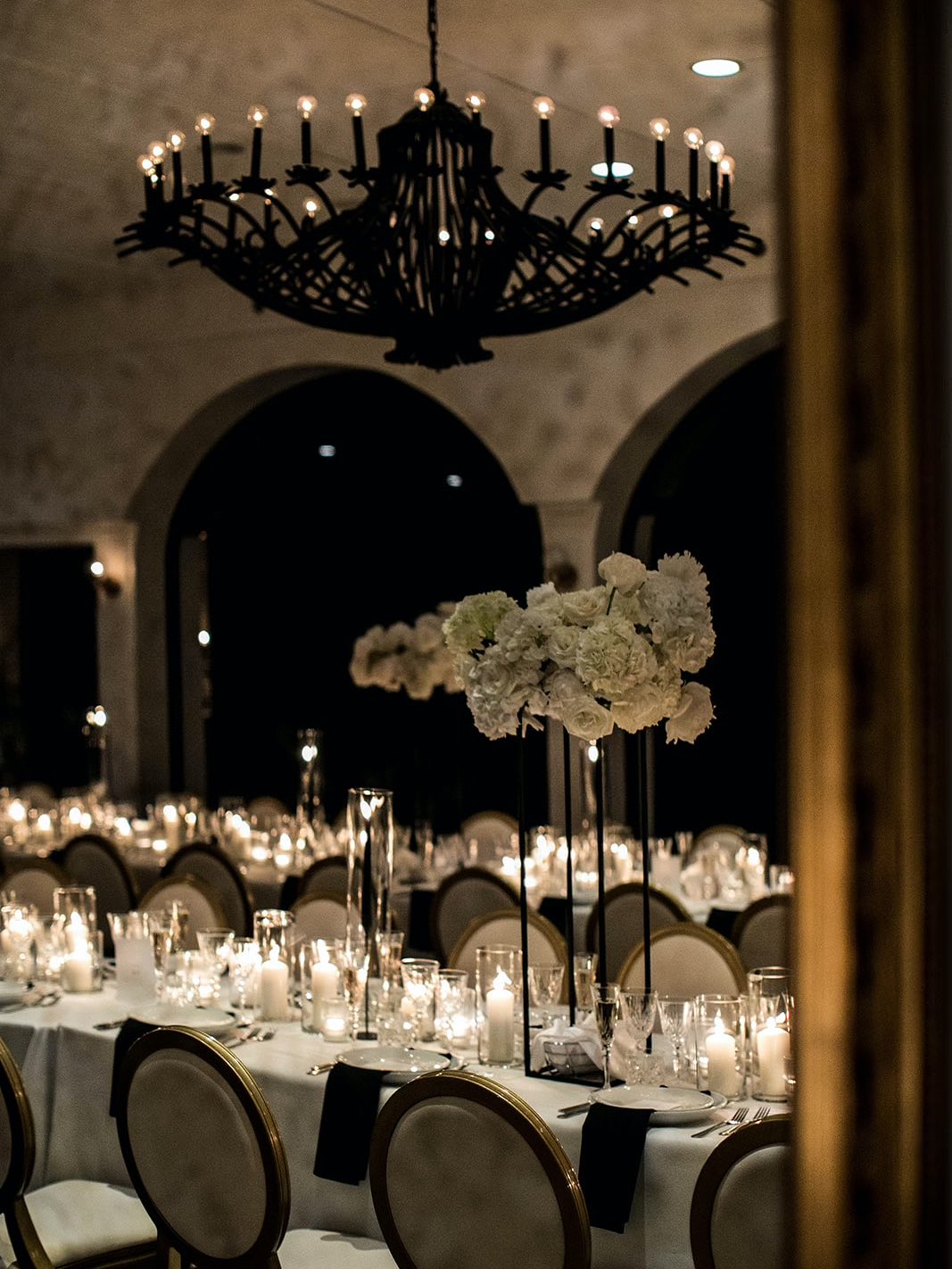 Souvenirs d’un beau mariage au @atwaterclubvenue 🤍
Organisation et design : @erikaco.events
Photographe : @anthonyferlaphoto
Lieu : @club_atwater
DJ : @brunoberdnikoff
Traiteur : @societetraiteur
Location : @tenuedesoiree_ @lanouvelletablee
Fleurs : @oxide_design_floral