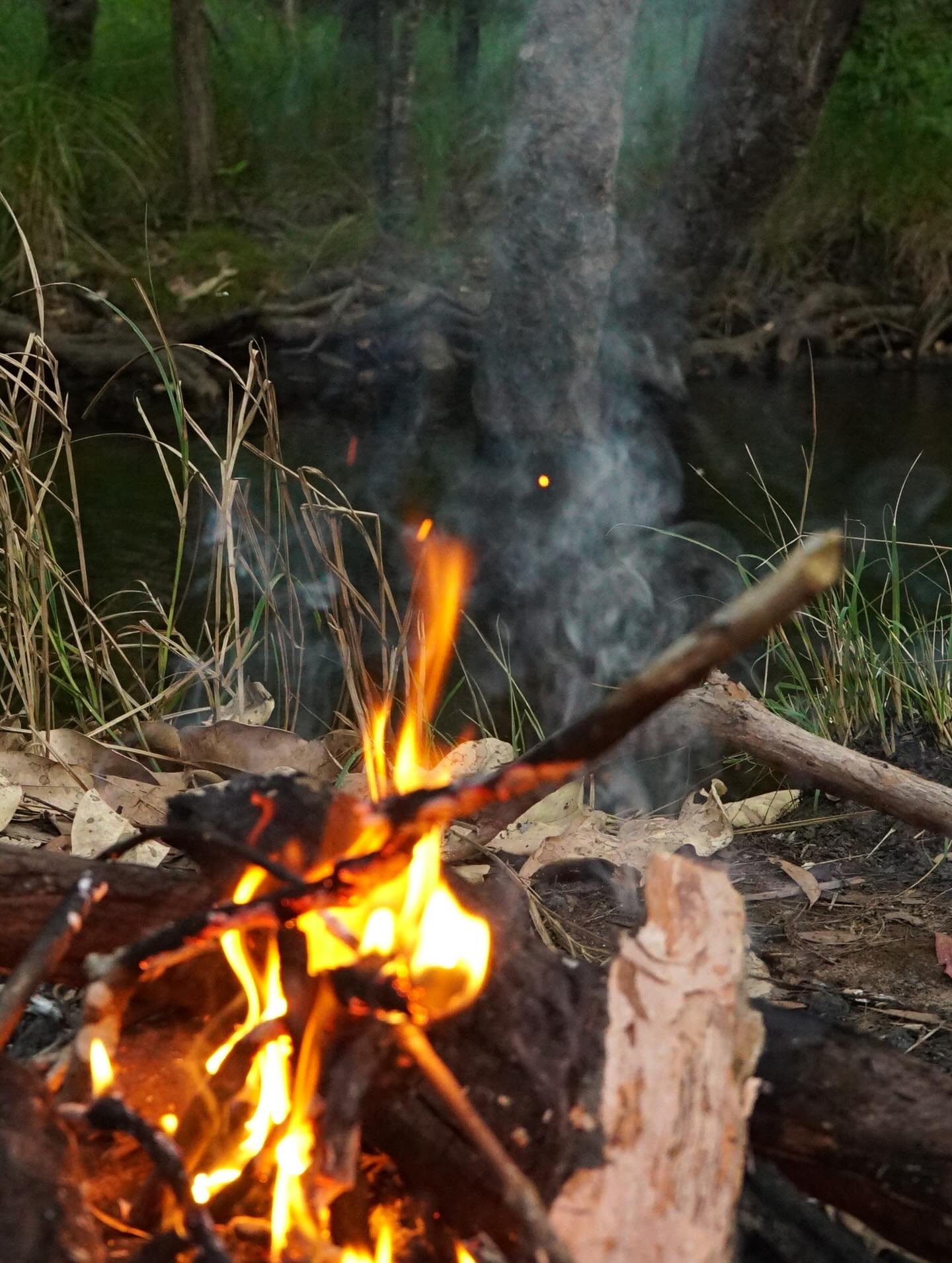 Moments on Larrakia country
sacred sites, blessed springs, family, non human kinfolk, sea eagles, red tail black cockatoos, whistling kites, anger & fire medicine, stories & yarnin, fishing, countrymen & women, lots of cuppas, blue cypress pine, gratitude 🙏