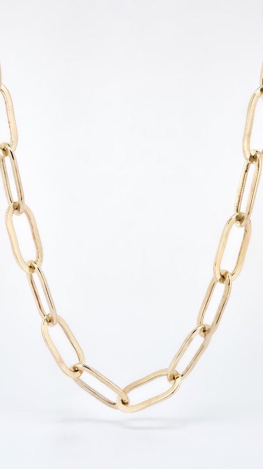 How much jewellery do you have that you don't wear anymore? Why not give it a new life?
#midwestjeweller #Australianmade #jewelleryremodel #upcyclejewellery #goldchain #paperclipchain #handmadechain #gold