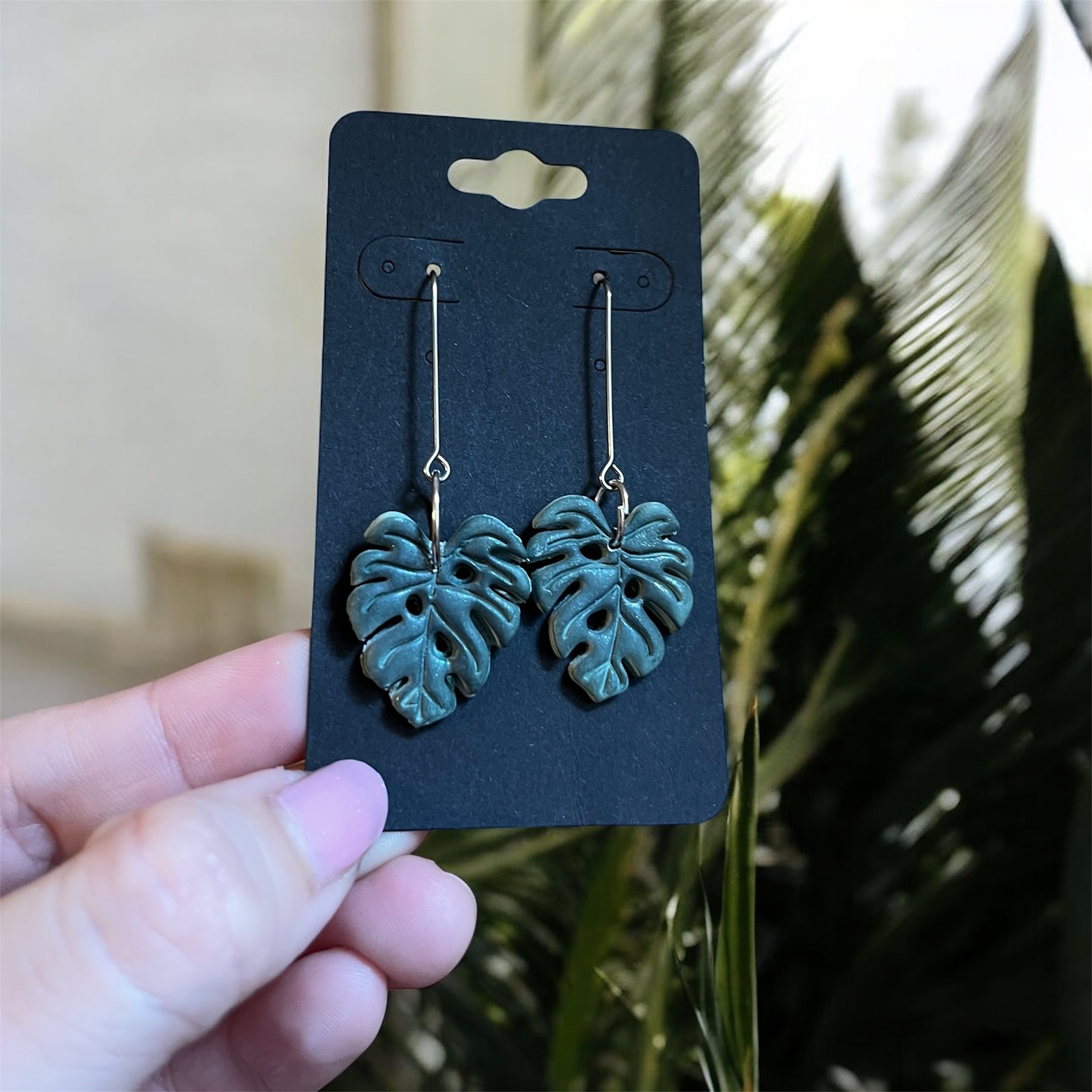 Monsteras are just so cool! Which one is your favorite? 1,2,3 or 4 vote or comment below!
.
.
.
.
#handmadewithlove❤︎ #hechoconcorazón #hechoconamor❤️❤️ #monsterapolymerclay #polymerclaysummer #polymerclayartistsofinstagram