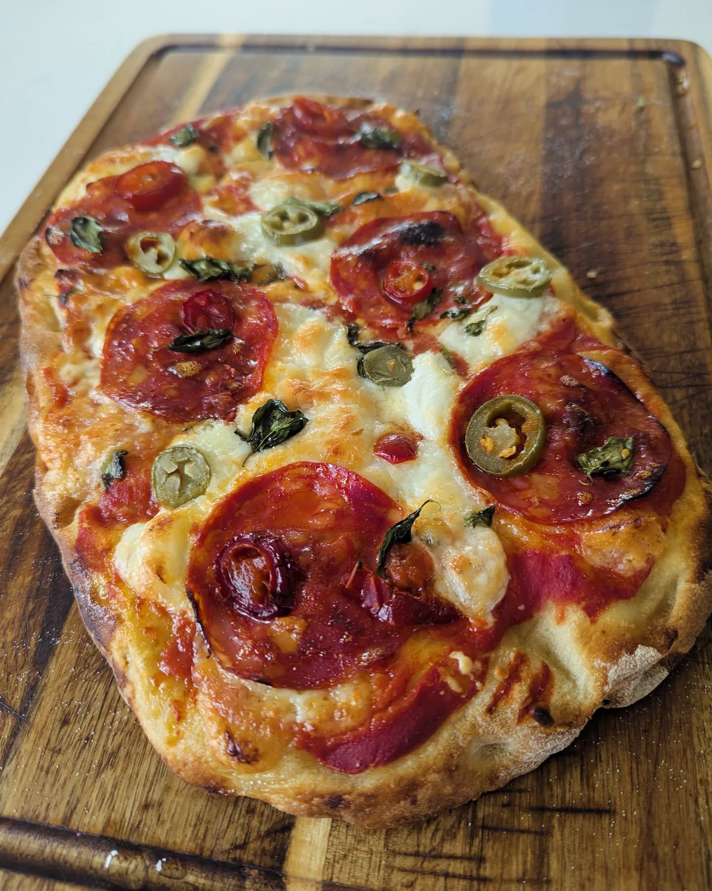 We got some new sourdough pizza bases in, to make at home! We topped ours with some chorizo, buffalo mozzarella & jalapenos..
These little beauties from Virtuefoods are a hit, at only £3.70 for two bases - it's a winner from us!
Easy Friday night dinner - sorted!