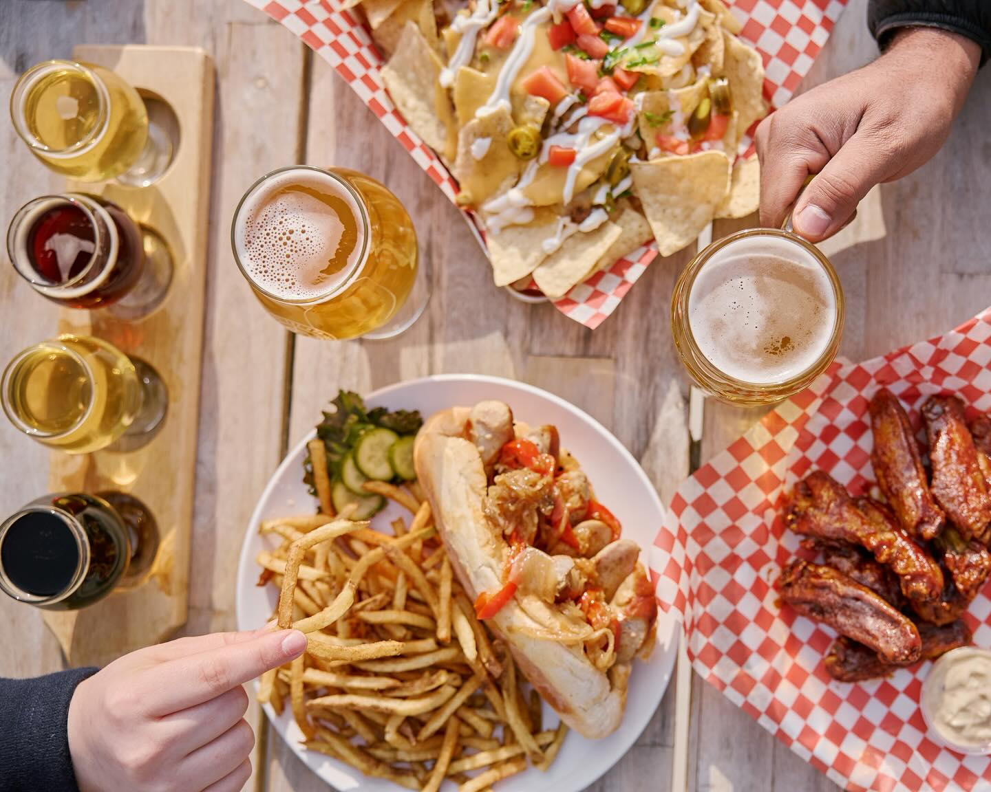 Still figuring out where to take Dad this weekend? 🤔 Let’s be real — he probably just wants good beer, good food and good company 🍻
Hit up the Niagara Benchlands Ale Trail and make this Father’s Day one for the books!
Need a map? Don’t know where to start? No stress! We’ve already have it mapped out for you, check the link in our bio 🔝
Need a little more inspiration - check out some of the local brewery and cidery partners on the trail:
🍺 @newarkbrewing
🍺 @benchbrewing
🍎@fieldingwinery
🍎@vieniestates
Need a little tasty nosh to go with those suds? Why not try some of these Dad-worthy local favourites:
🍺🍽️ @jordanhousetavern
🍺🍽️@smokeandmoonshine
🍷🍽️ @creeksidewine
#NiagaraBenchlands #NiagaraAleTrail #Brewery #FathersDay #Dad #TravelOntario #VisitNiagara #OntarioCraftBeer #WanderNiagara