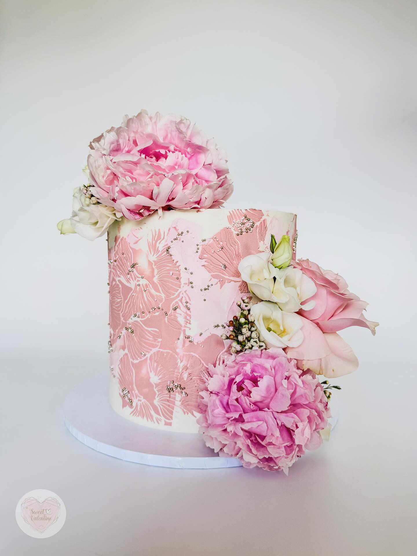 Pretty pink floral cake 🩷
My favourite time of year when Peonies are in season.
.
.
.
#cakedecorating #cakestyle #cakeart #igcakes #buttercream #leeds #westyorkshire #leedsbaker #weddingcakesideas #weddingcake #weddingcakedesign #bespokeweddingcakes #weddingcakeinspiration #prettyweddingcakes #texturecake #uniqueweddingcakes #weddingcakeinspo #whiteweddingcake #whitecake #texturedcake #prettywedding #floralcakes #weddingcakes #floralcakes #peonies #blushcake #bdaycake🎂 #birthdaycakeideas