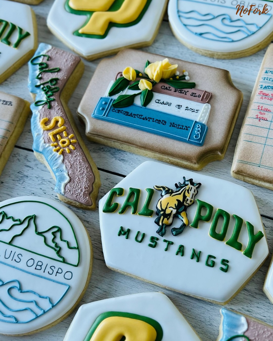 @holly.kovacevic, you’re officially graduated and “Onto The Next Chapter” in Cali! ☀️ So proud of you gf!!💗 …and Biomedical Engineering?!! Whoa, your aunt is gonna stick to cookies, but can’t wait to hear all about your SLO adventures! 🏄🏻♀️ 💚💛
Keep kicking ass! 💪🏼🎀
#nofork #celebratingmadeeasy #calpolyslo #gradcookies #eatwithyourhands #noutensilsrequired #supportlocal #custombakery