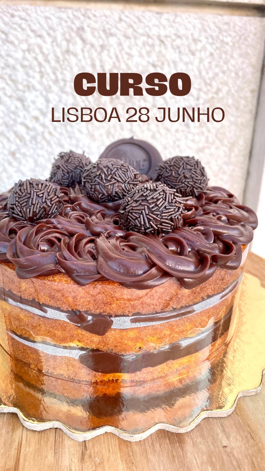 🎂 Quer aprender a fazer bolos de aniversário inclusivos? O Curso Bolos Recheados Saudáveis vai acontecer dia 28 de junho. Ensinaremos receitas deliciosas sem glúten, sem açúcar refinado e sem lácteos!
🌱 Comente EU QUERO para receber mais informações!
📲Inscrições link na bio ou site www.saludepastelariafit.com
📍Rua Professor João Cândido de Oliveira, Lumiar no
Ateliê @rosanadapink
#curso #workshoplisboa #workshop #cursobolos #lisboa #lisbon #semglúten #glutenfree #semglutenlisboa
