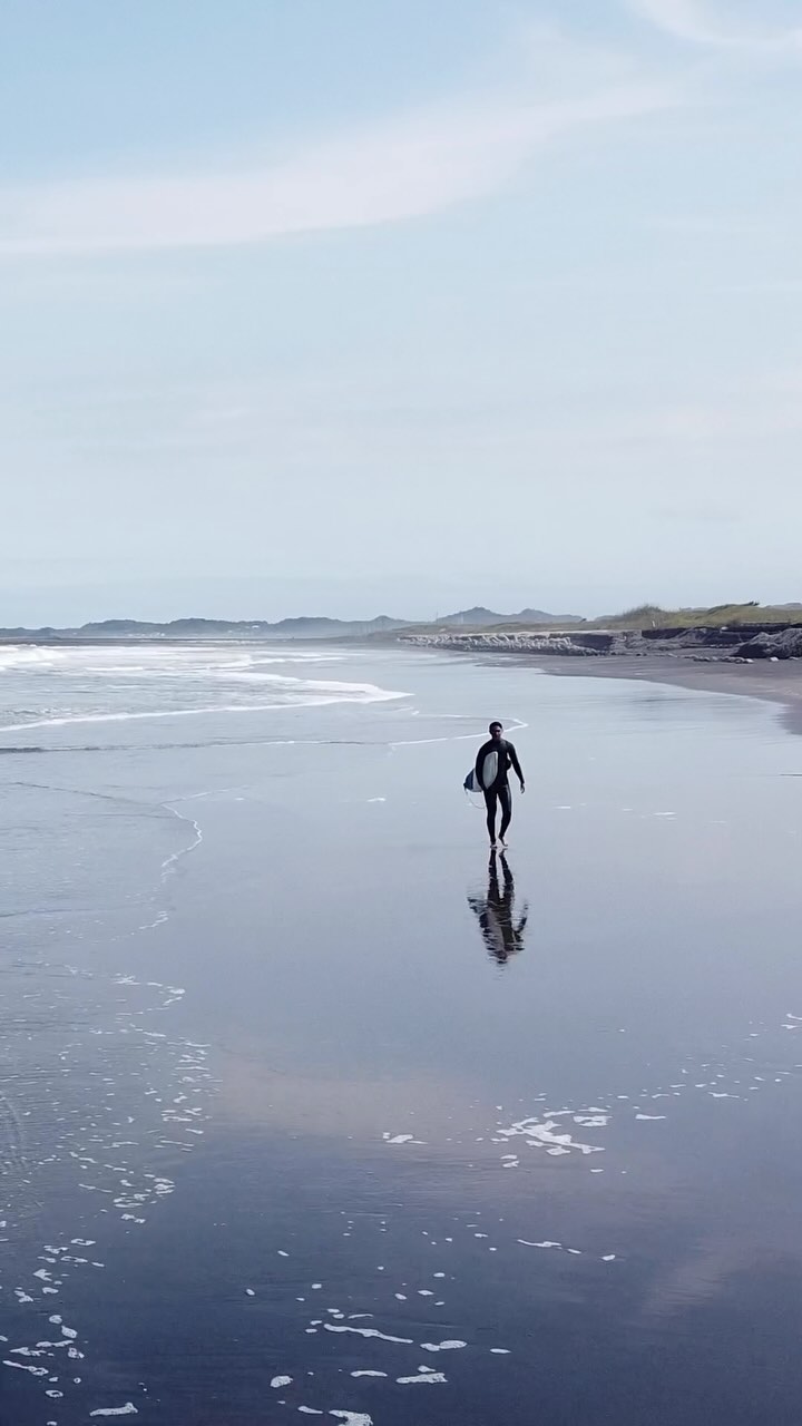 Ichinomiya felt different this time.
Just days earlier, two surfers lost their lives here.
I almost stayed on land.
But instead, I paddled out with caution, and respect.
🌊 This is a short trailer from my new surf vlog.
📺 Full video is live on YouTube (link in bio)
📍 Filmed in Chiba, Japan
#surfinginjapan #ichinomiyasurf #surfreel #japansurfspots #mindfulsurfing #surfvlog #respecttheoceanIchinomiya