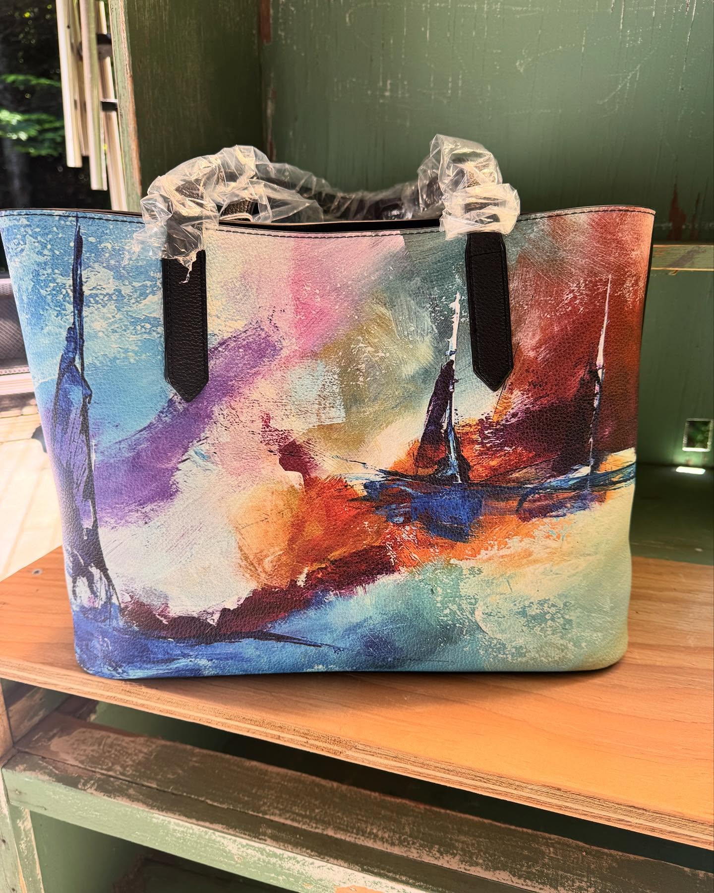 I’m going to have merchandise at the Nanoose Bay Art in the Garden! These bags are all beautiful and made here in Canada. Love how my one painting looks on the vegan leather bag. The show’s getting closer and I have so much to do still 🤯🫣🤭. July 4, 5, & 6 @nanoosebayartinthegarden
#canadianart
#canadianmade🇨🇦
#canadianartists
#vancouverisland
#vancouverislandphotographer
#vancouverislandart
#vancouverislandartist
#artmerchandise
#artfestivals
#summerartshow
#artbags