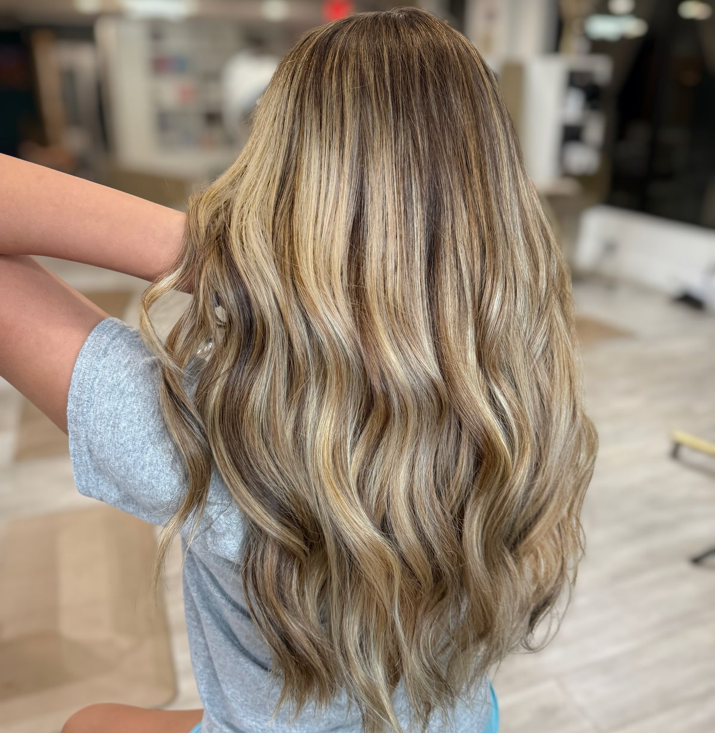 Before ➡️ After: When your hair goes from ‘blah’ to ‘blonde bombshell.’
Lived-in, low-maintenance, and made for her.
Swipe for her “before” ➡️
Ready to be ☀️ 😘? Book your transformation at www.hairbykristle or click the link in bio!
New clients enjoy 20% off their first appointment
📍 13200 Marina Way Unit 104A Woodbridge, VA
#balayage #blondehair #behindthechair #blondespecialist #vablondespecialist #novahairstylist #novablondespecialist #novadimensionalblondespecialist #dimensionalblonde #babylights #redken
#vahairstylist #quanticohairstylist #haircut #woodbridgehairstylist #layers #caramelbalayage #redken #brunette #redkenshadeseq #expensivebrunette #brunette #greyhair #silverhair #greyblending #dimensionalbalayage #staffordhairstylist #fredricksburghairstylist