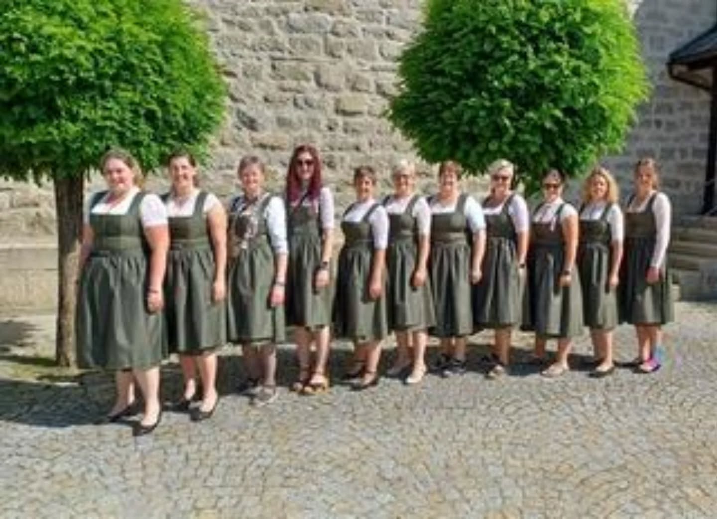 Vielen Dank an die Damen der
Altschützen Rackling 😊
Ihr seht toll aus 😍
#schützen #schützenverein #vereinsausstattung #tracht #vereinsdirndl #dirndl #obernzell #passau