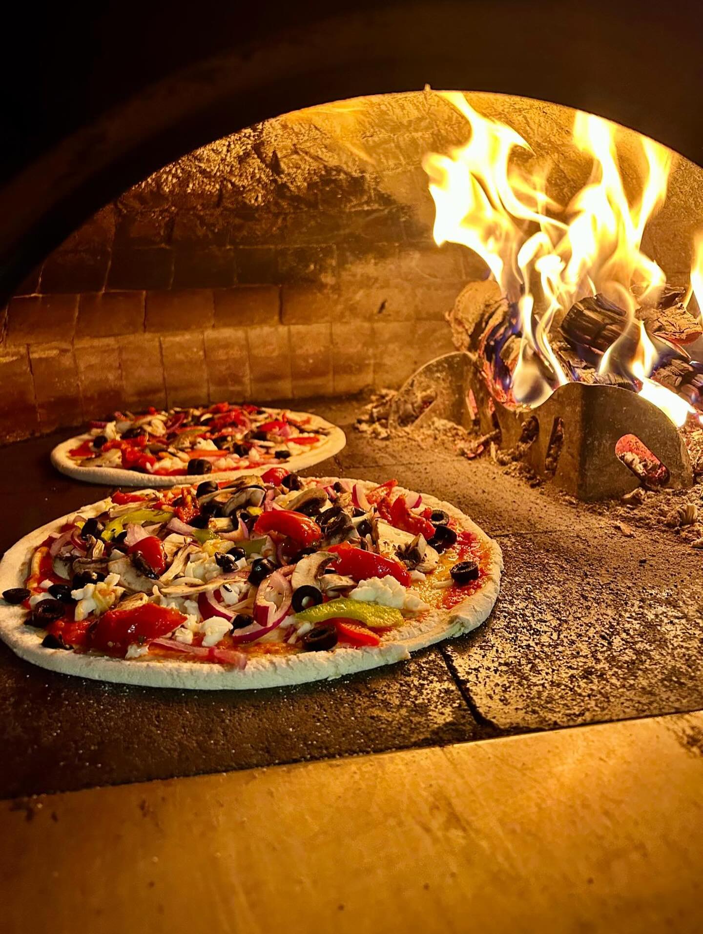 Looking forward to serving our delicious wood fired pizzas on Saturday ! 🎶🌤️
@hampton_prep Summer Festival
Gloucester Rd
Hampton
TW122UQ
Service 2-5pm