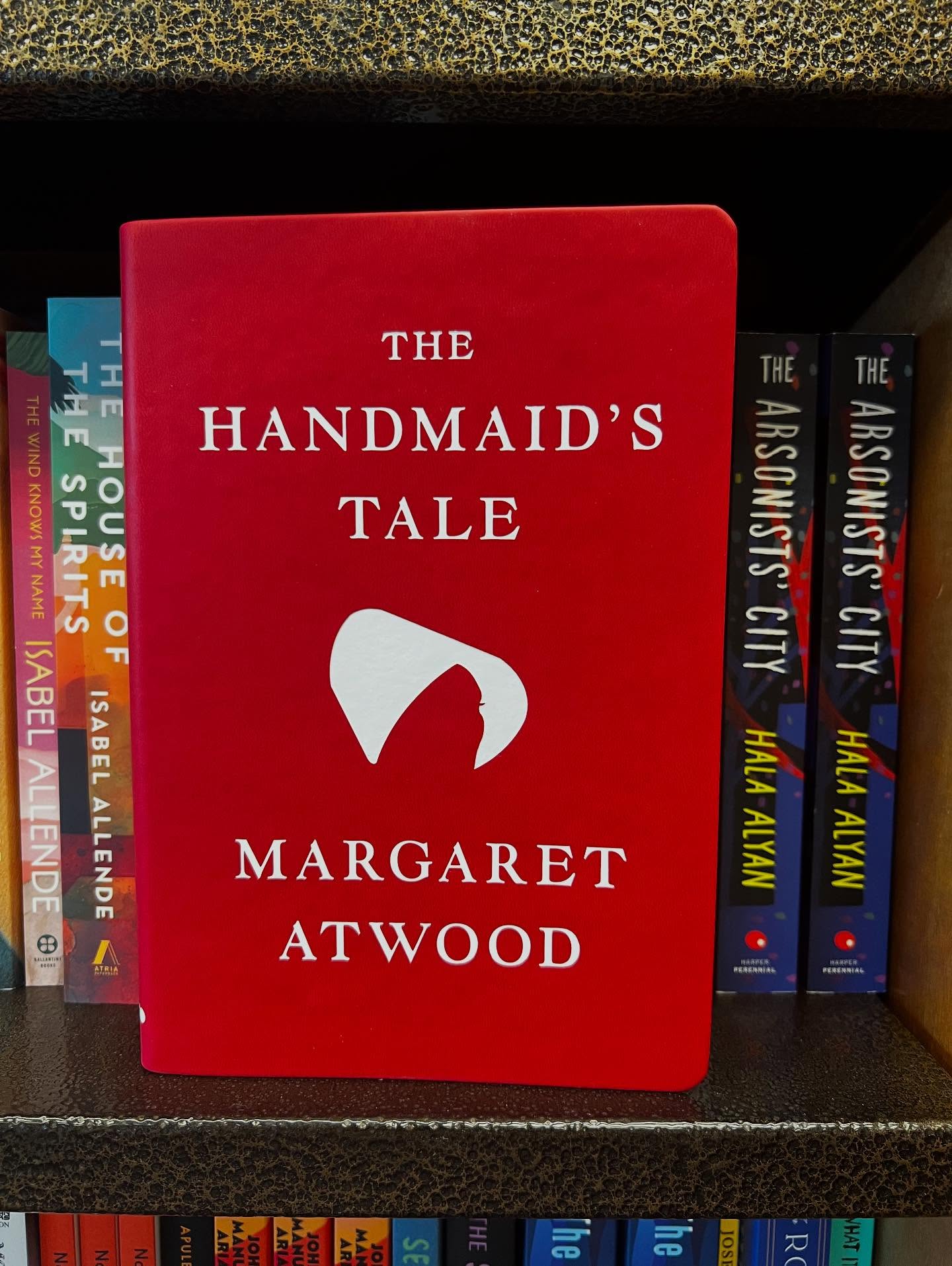 a book timely in this day and age
the handmaid’s tale by margaret atwood
⭐️⭐️⭐️/⭐️⭐️⭐️⭐️⭐️
#thehandmaidstale #margaretatwood #books #bookstagram #bookrecs