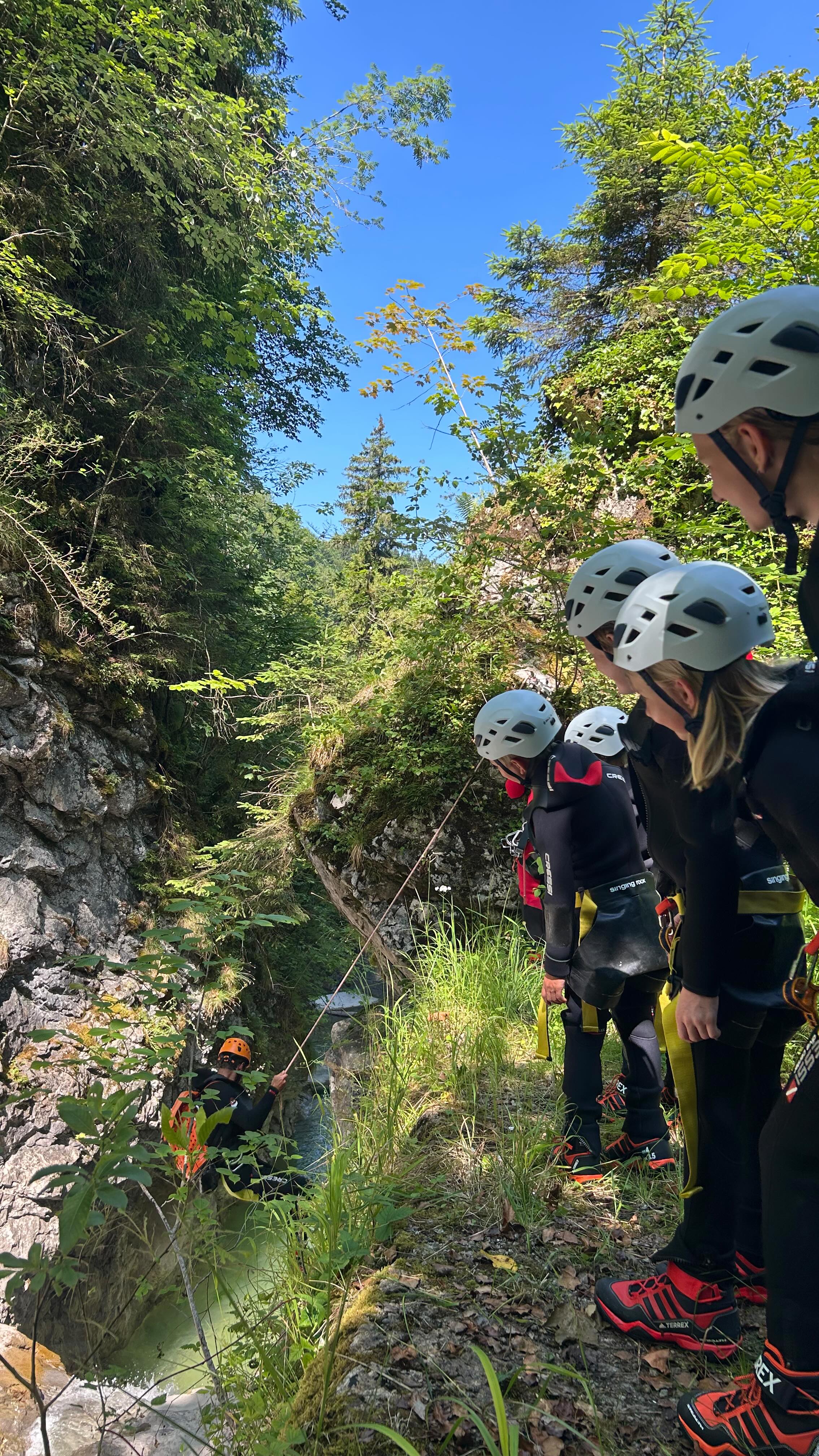 Neu: Familiencanyoning mit @lucky_guiding 🎉
>> Link in der Bio
#outdooradventures #canyoning #familienausflug #urlaubinvorarlberg #urlaubinösterreich #dornbirn #visitbregenzerwald #spaßfürkinder #luckyguiding