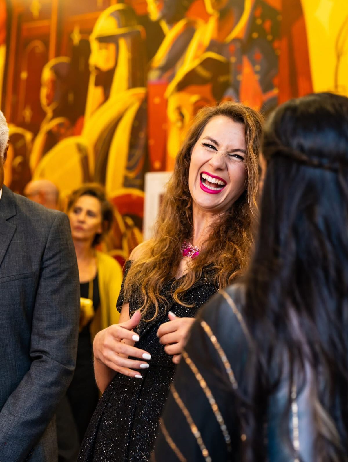 Some snaps from the @shortnsweetdxb Dubai Gala Night at @junctiondubai 📸
Note to self: always remember the joy of doing what you love… storytelling, performing, and connecting. What brings you joy? ☀️
A huge thank you to @t21hek @raarmie @dubaidramagroup and everyone who came to watch and support. It means the world, honestly.
P.S. Who made that joke? What was it??? Wish I could remember 🤣
#Creative #Coach #Consultant #Storyteller #Performer #WhatBringsYouJoy
