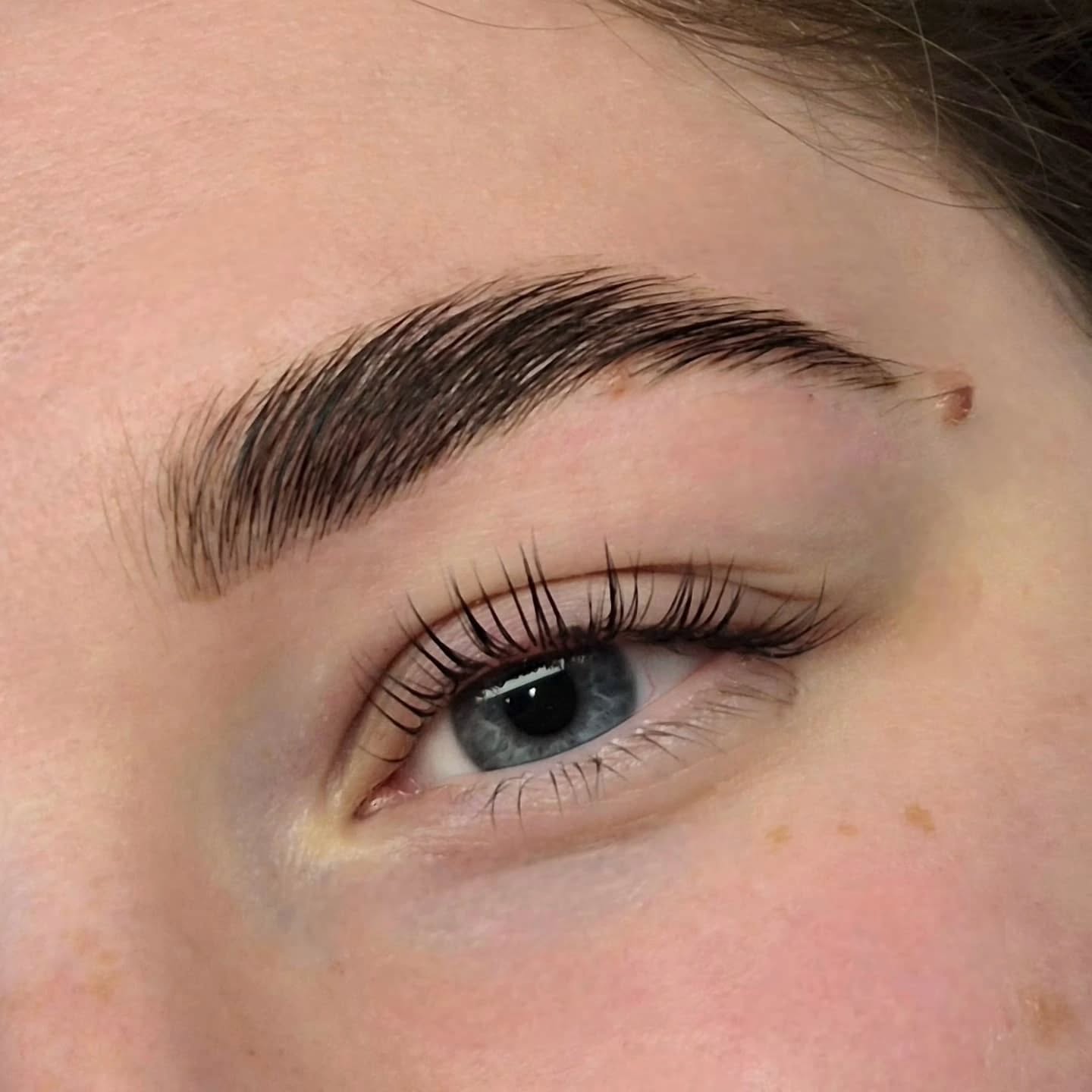 Duo Regard 💎
Rehaussement de cils + Browlift
Avec teinture
Jamais déçue avec ce combo 🤩
Parfait pour les vacances pour un résultat naturel en toutes circonstances 🤭
Et petit + on peu ajouter du mascara pour un effet encore plus WOAW 😱
.
.
.
#rehaussementdecils #lashlift #teinturecils #cilsnaturels #cilsrecourbés #cilsannecy
#cilsseynod #regardintense #rehaussementdecilsseynod #browlift #sourcilsnaturels #sourcilparfait #promo