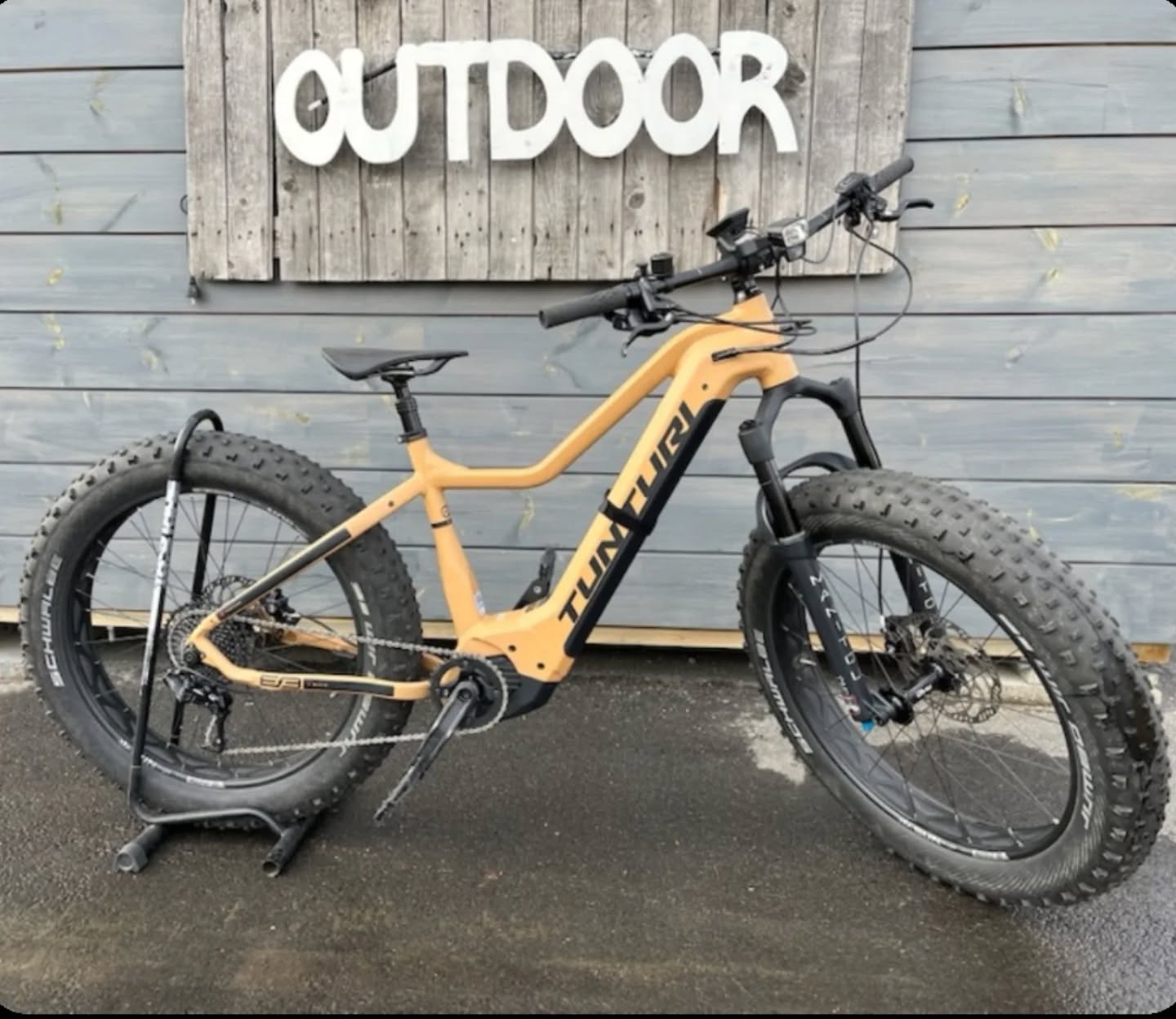 🚴Vuokraamon poistona- Huippu sähköläskipyörä myynnissä hyvään hintaan!
⚪Koko M
⚪2850€🎉
⚪Ruskea Bosch 750Wh| 2024 Malli
⚪Boschin luotettava paketti+85Nm vääntö
⚪Hissitolppa tuomaan mukavuutta
⚪Erinomainen pyörä niin metsäpoluille, työmatkoille ja kaikkeen siltä väliltä
#sisuoutdoor #bosch750#vuokraamopoisto #sisukaastiseikkailen#visitylläs #ebike