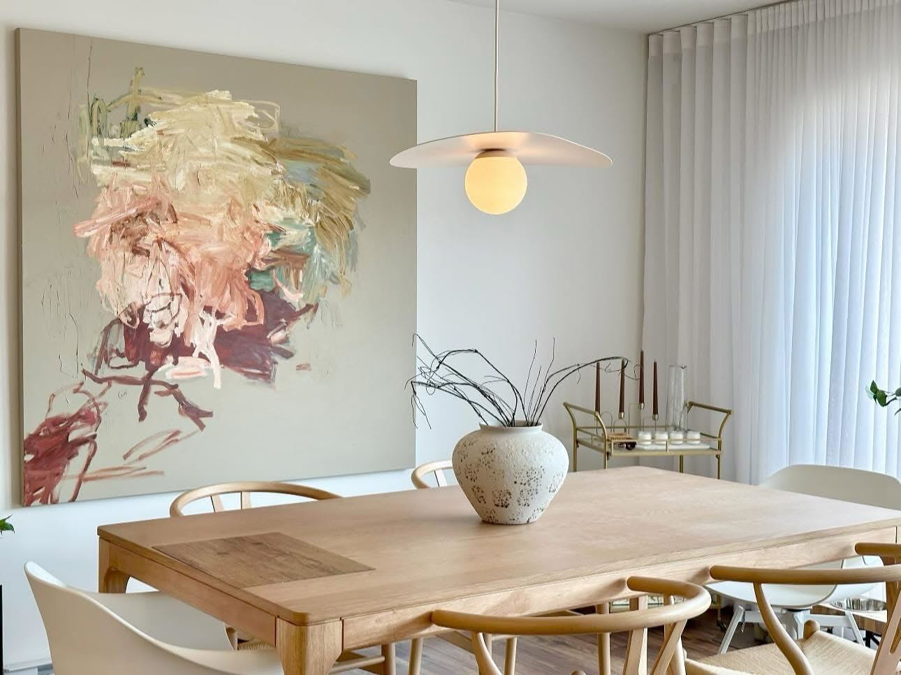 -Vendu-
Désormais « Les mots sont trop petits pour contenir notre âme trop grande » a rejoint sa nouvelle demeure! Un grand merci à ma cliente pour son coup de cœur et félicitations! Voici une photo avec l’œuvre nichée dans sa nouvelle maison! Il ne manque que l’encadrement.. #abstract #abstractpainting #painting #oilpaint