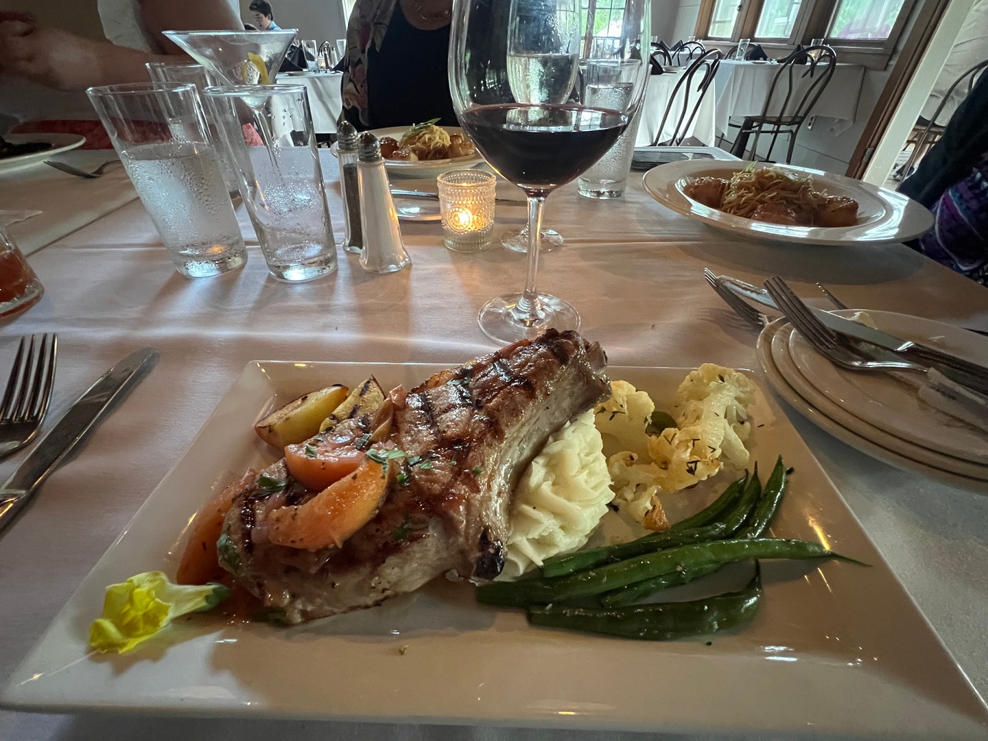 🌅 Looking for dinner with a lake view? On the Verandah is the place for you! 🍽️✨ Delicious food, stunning scenery, and perfect Plateau vibes — the recipe for an unforgettable evening. 🥂💙
#DinnerWithAView #OnTheVerandah #HighlandsNC #PlateauEats
