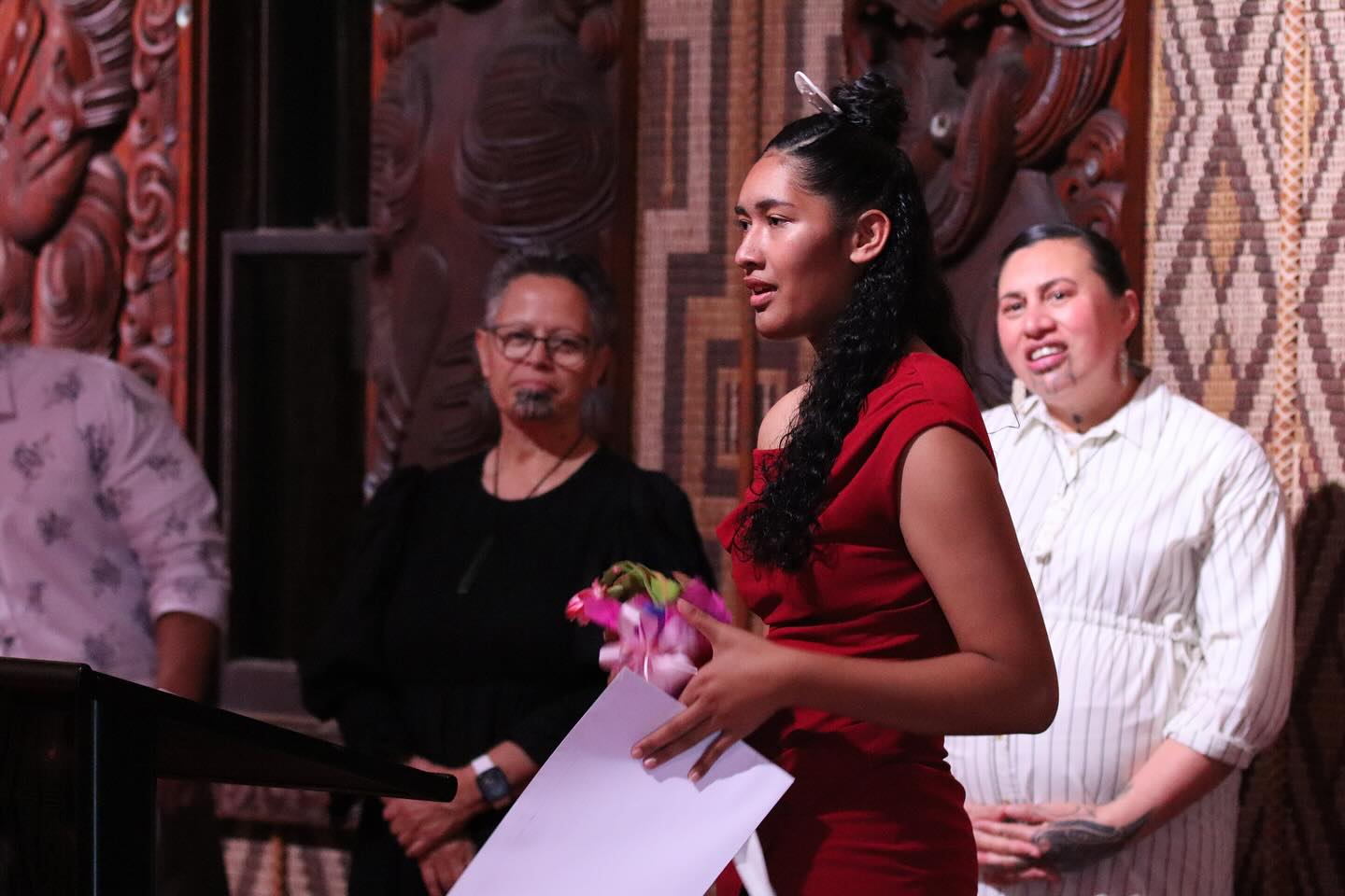 Ka nui te mihi ki ngā pia o Whaea Rahera rāua ko Vicky-Jean Stephens kātahi anō ka puta hei Kaiwhakaako o Te Ataarangi ki Te Taitokerau. He rā whakanui i a rātou inanahi ki Waitangi. 👏🏼🥳🎓
#waitangi #teataarangi #taitokerau #temahuri #kaiwhakaako #graduation #whakanui #tereomāori #whiuakiteao