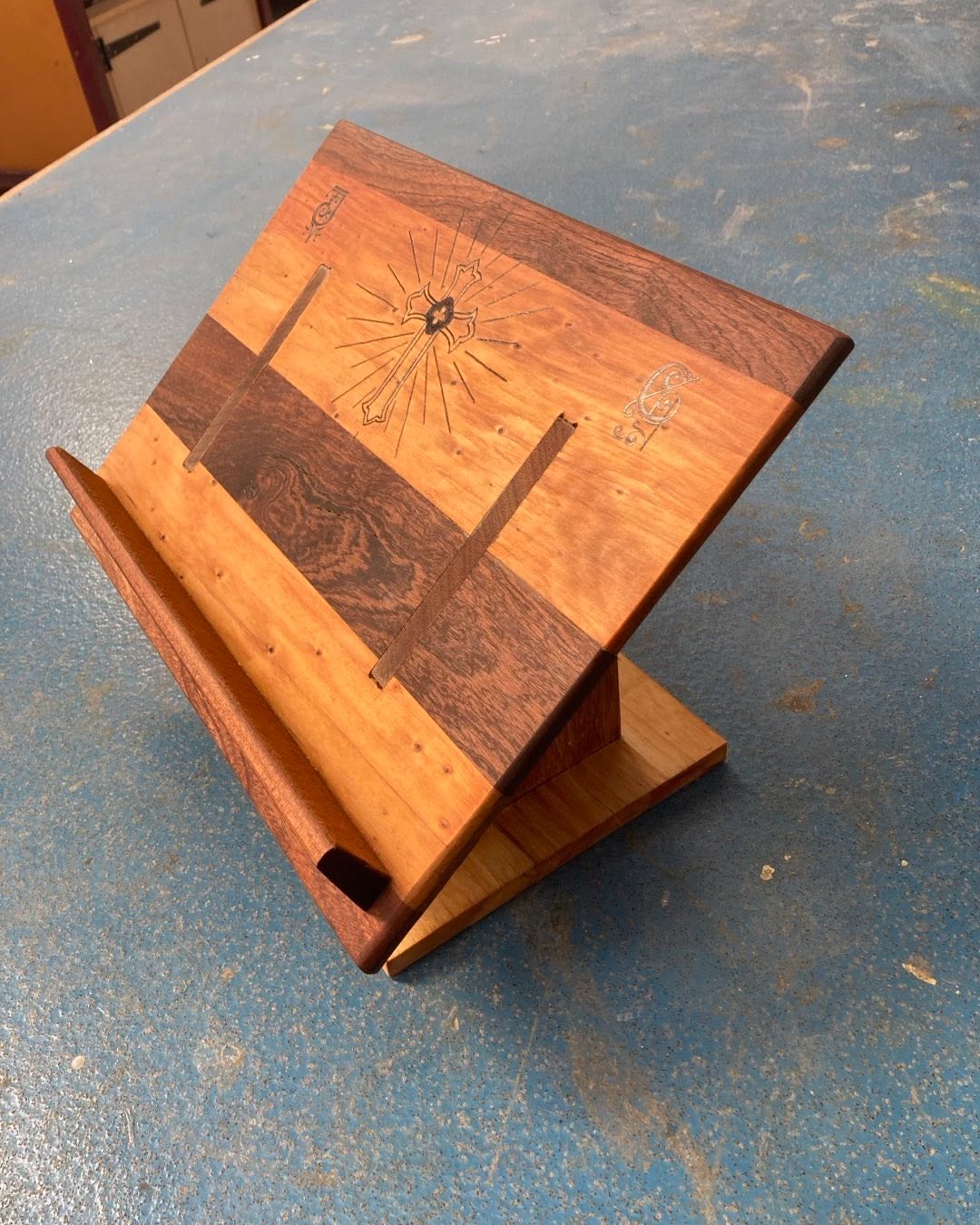 Amazing work! A wonderful book rest finished to the highest standard.