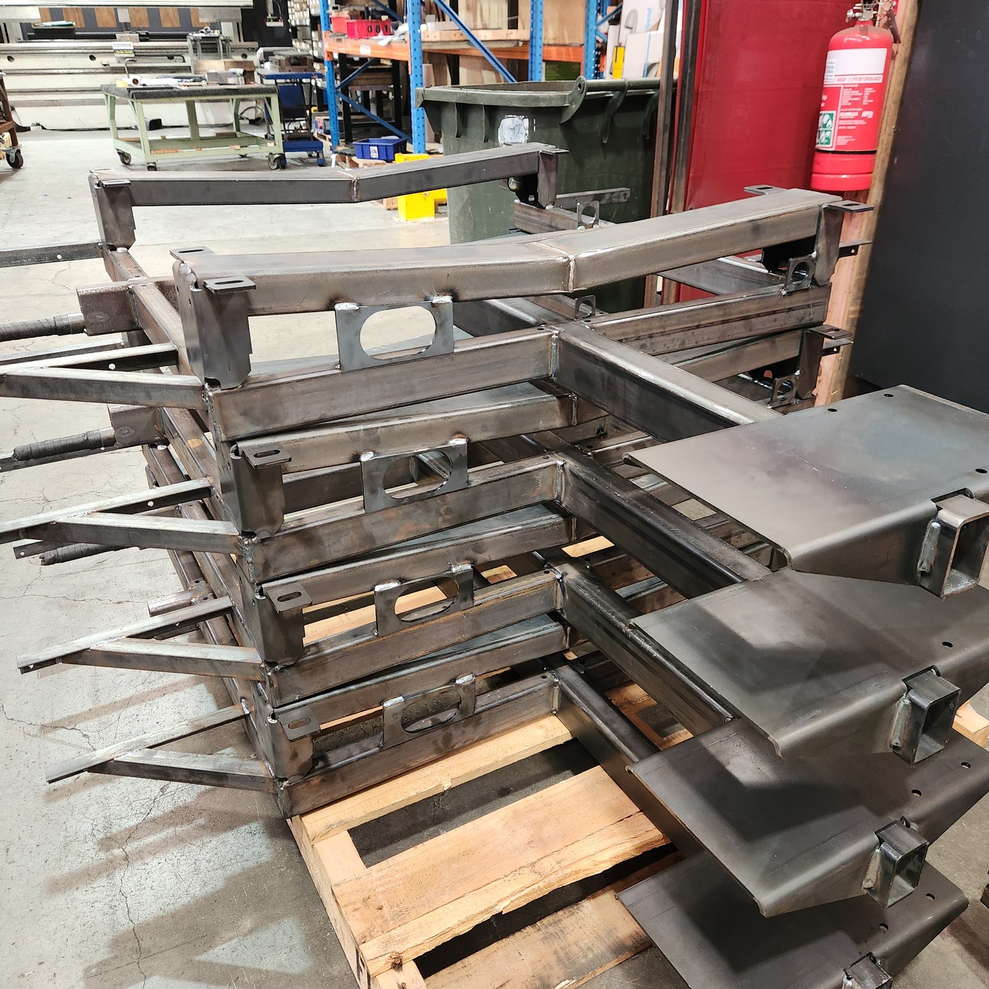 Our fabrication team has been hard at work producing these custom trailers designed for pump transport. This project is a great showcase of ES3’s full capabilities — from precision sheet and tube laser cutting to folding and expert fabrication.
#cncfolding #tubelasernz #nzlaser #sheetlaser #lasercuttingnz #metalfabrication #engineeringnz #nzmanufacturing