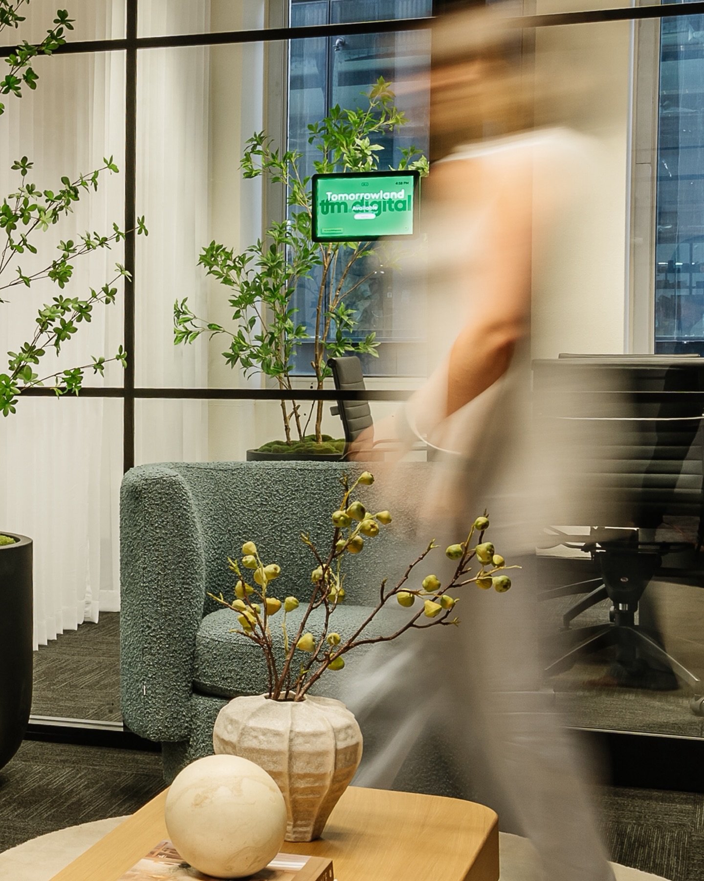 Productivity is so freakin fast now at @tfm.digital, we can’t even take a photo of them walking through the office!
TFM Brisbane office by Haus of Gray 🫦
📸 @joeweaven
#hausofgray
#interiordesign #officedesign #brisbaneinteriordesign #brisbane #brisbanecity #tfmdigital