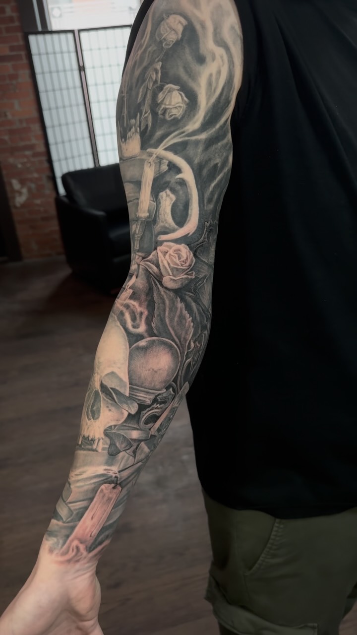 Last week I passed the 19th anniversary of my tattoo career. After all this time Iām still stoked to be doing it every day and eternally grateful for all the clients and friends Iāve made along the way.
Iām currently booking for Fall/Winter 2025 here at @rstattoony
Visit the links in my bio for booking information!