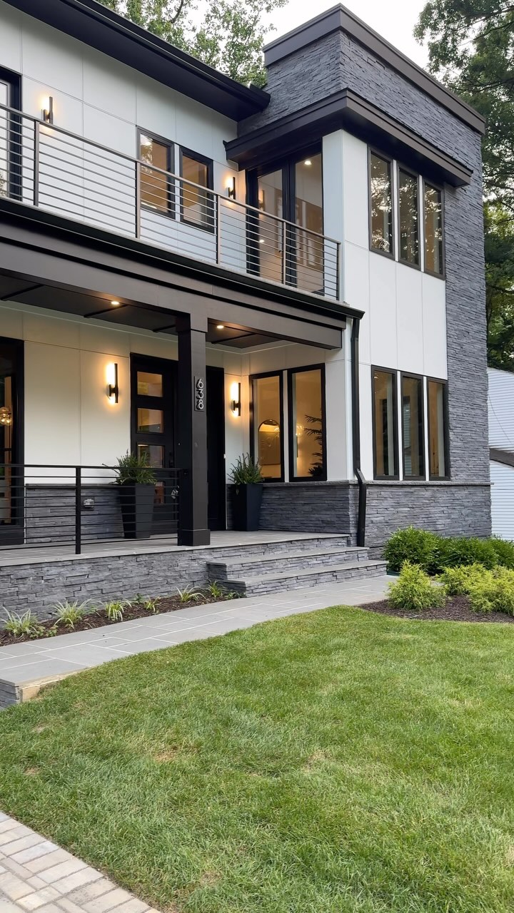 Tag along for a sneak peek into our newest project with @evergreenehomes for their luxury product launch 🙌
@sho.and.co collaboration from conception to completion. We added some special touches to elevate their homes to include some incredible features! Every room in this home has a special feel of its own while offering a cohesive experience.
Photography by @ryanshapirophotography