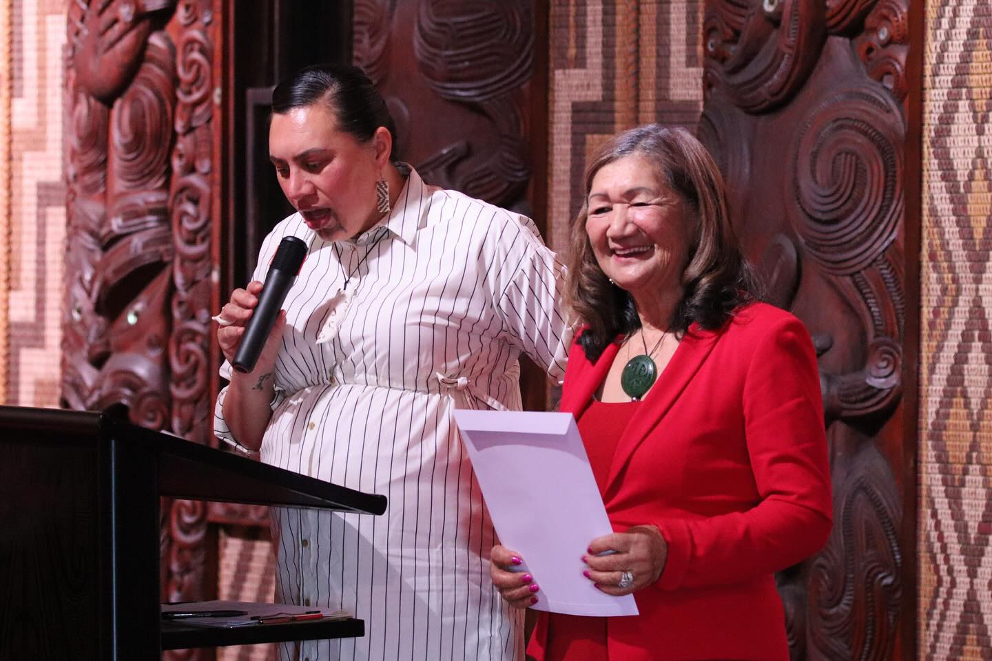 Ka nui te mihi ki ngā pia o Whaea Rahera rāua ko Vicky-Jean Stephens kātahi anō ka puta hei Kaiwhakaako o Te Ataarangi ki Te Taitokerau. He rā whakanui i a rātou inanahi ki Waitangi. 👏🏼🥳🎓
#waitangi #teataarangi #taitokerau #temahuri #kaiwhakaako #graduation #whakanui #tereomāori #whiuakiteao