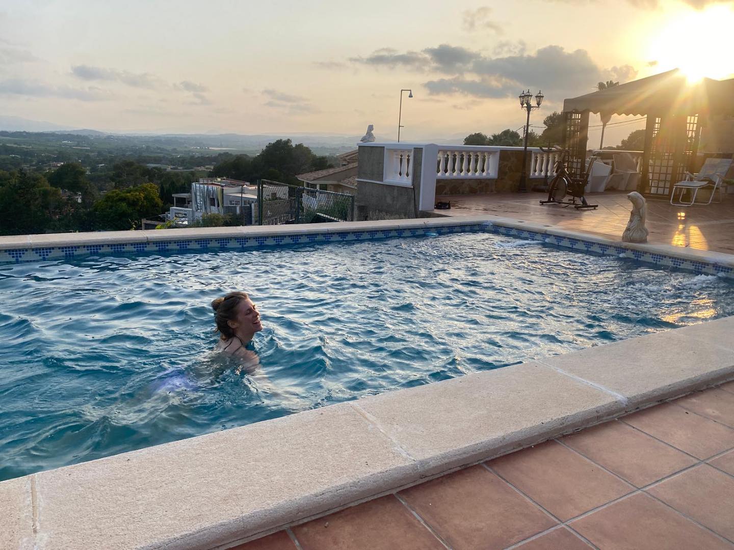 Motherhood ✨
Ich mache die Erfahrung:
When the cup is full, I am a better mother and a better partner.
➡️ Learn to nurture the mother - yourself!
Zum Beispiel in der ✨ Living Motherhood ✨ Coaching-Gruppe für Mütter! Start 18. Juli 2025 in Köln! Weitere Infos und Anmeldung unter kontakt@hannah-bendel.com oder DM hier in Instagram.
Hast du deine Bedürfnisse im Blick?
Legst du im Alltag regelmäßige Pausen ein, um Kraft zu tanken?
#motherhood #selfcare #nurturethemother #coaching #beratung #begleitung #bedürfnissevonmüttern