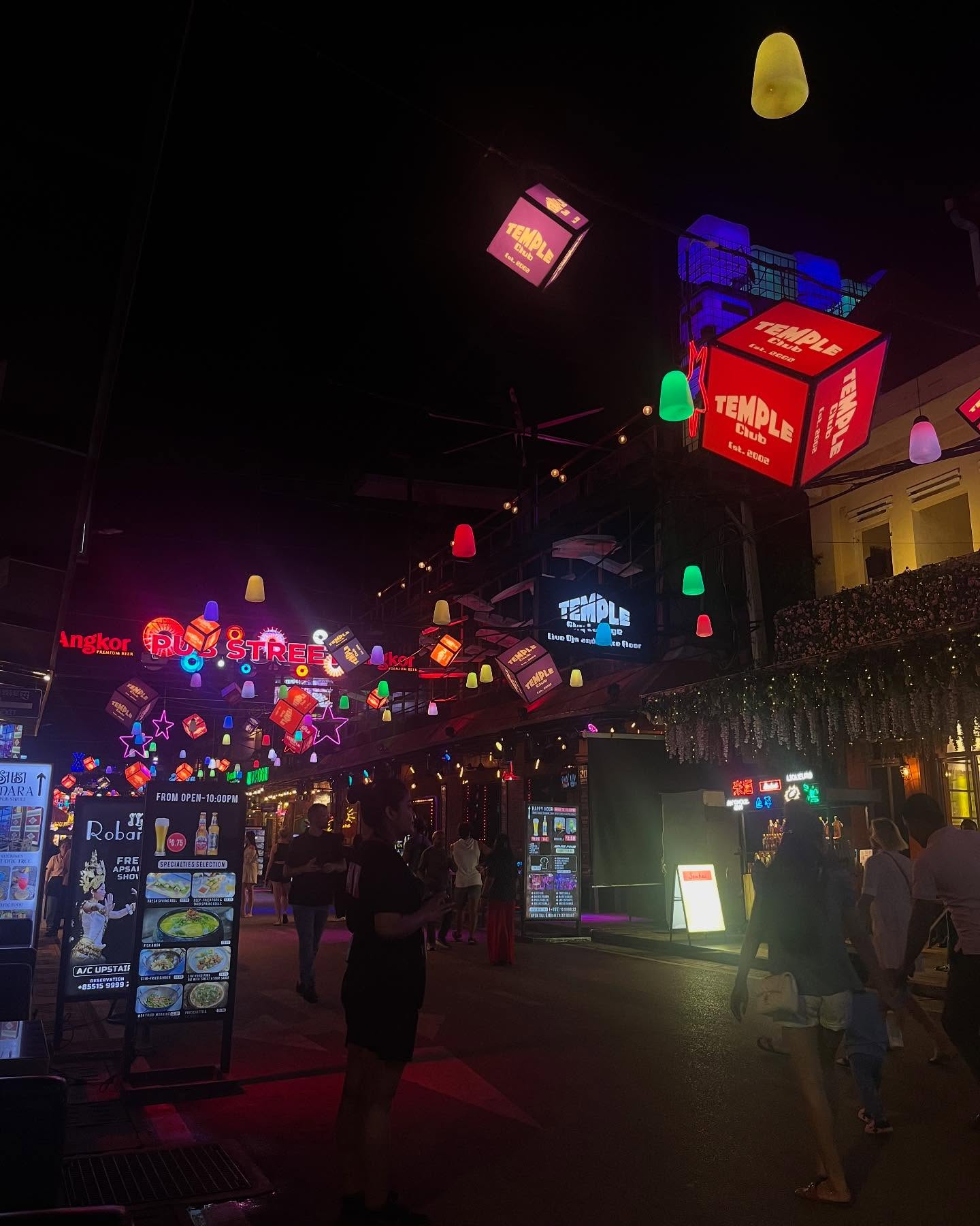 First night in Siem Reap 🇰🇭✨
Kicked things off with neon lights on Pub Street, a peaceful stroll by the river, and… a snack stand that might haunt my dreams 🦂🐍🕷️ (yes, those are real).
Fun fact: Siem Reap is the gateway to Angkor Wat, the largest religious monument in the world — but clearly it’s also the gateway to testing your fear factor on a stick 🤣
Let the Cambodian adventure begin! 🌏🌿 #SiemReap #pubstreetsiemreapcambodia#StreetFood #Travel