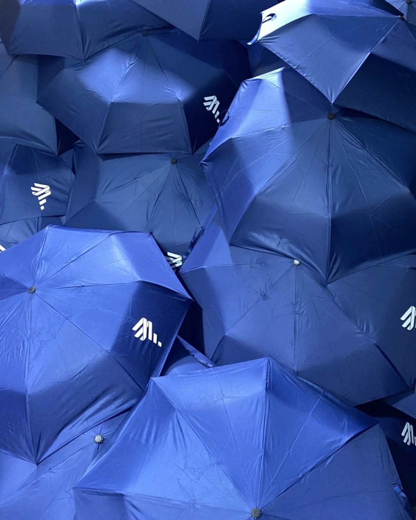 Paraguas Latam. Serigrafia 1 color. @venuebrandexperience