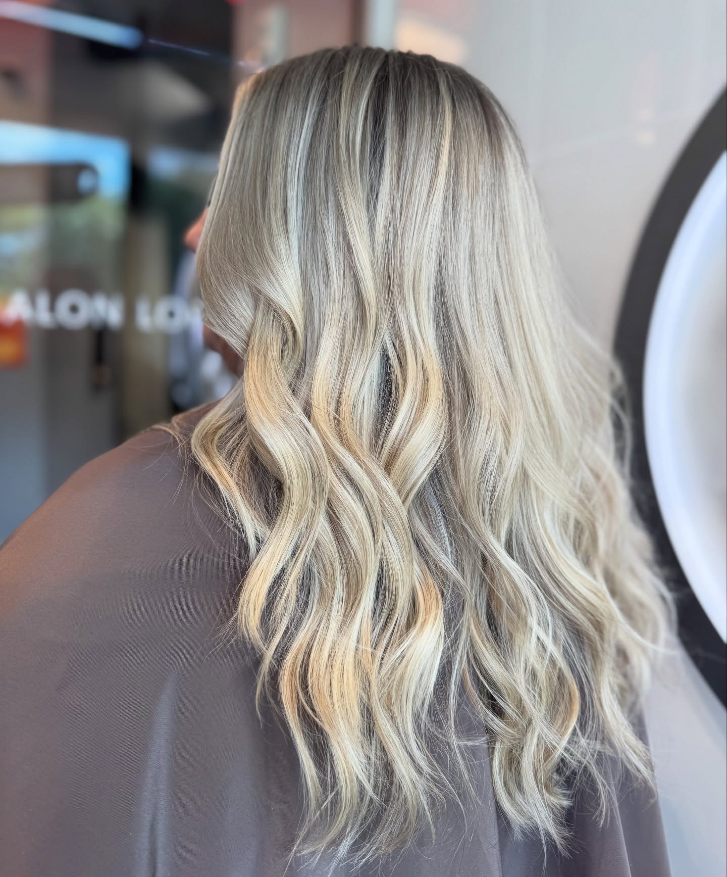 all the summer blondes lately and I’m not mad about it 😍
#cltblondes #cltblondingspecialist
#charlotteblondes #charlottehairstylist #northcarolinablondespecialist #charlotteblondespecialist #charlotteblonding #clthair #clthairstylist