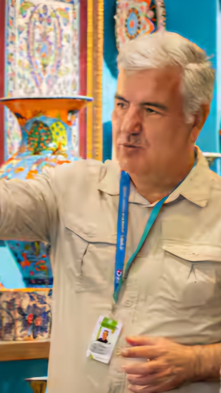 Private Rug-shopping Tours
Www.tourali.com
Private tour-guide Ali