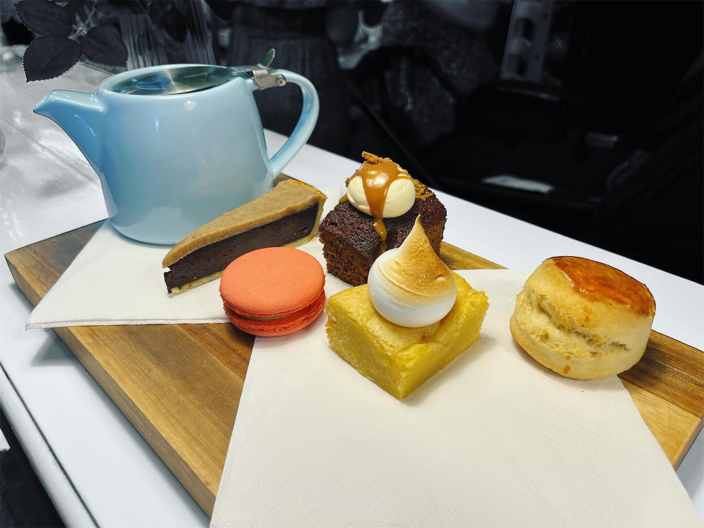Afternoon tea selection from today 😁 chocolate & hazelnut tart, raspberry & pistachio macaron, sticky toffee Biscoff cake and lemon meringue Blondie 😋😋