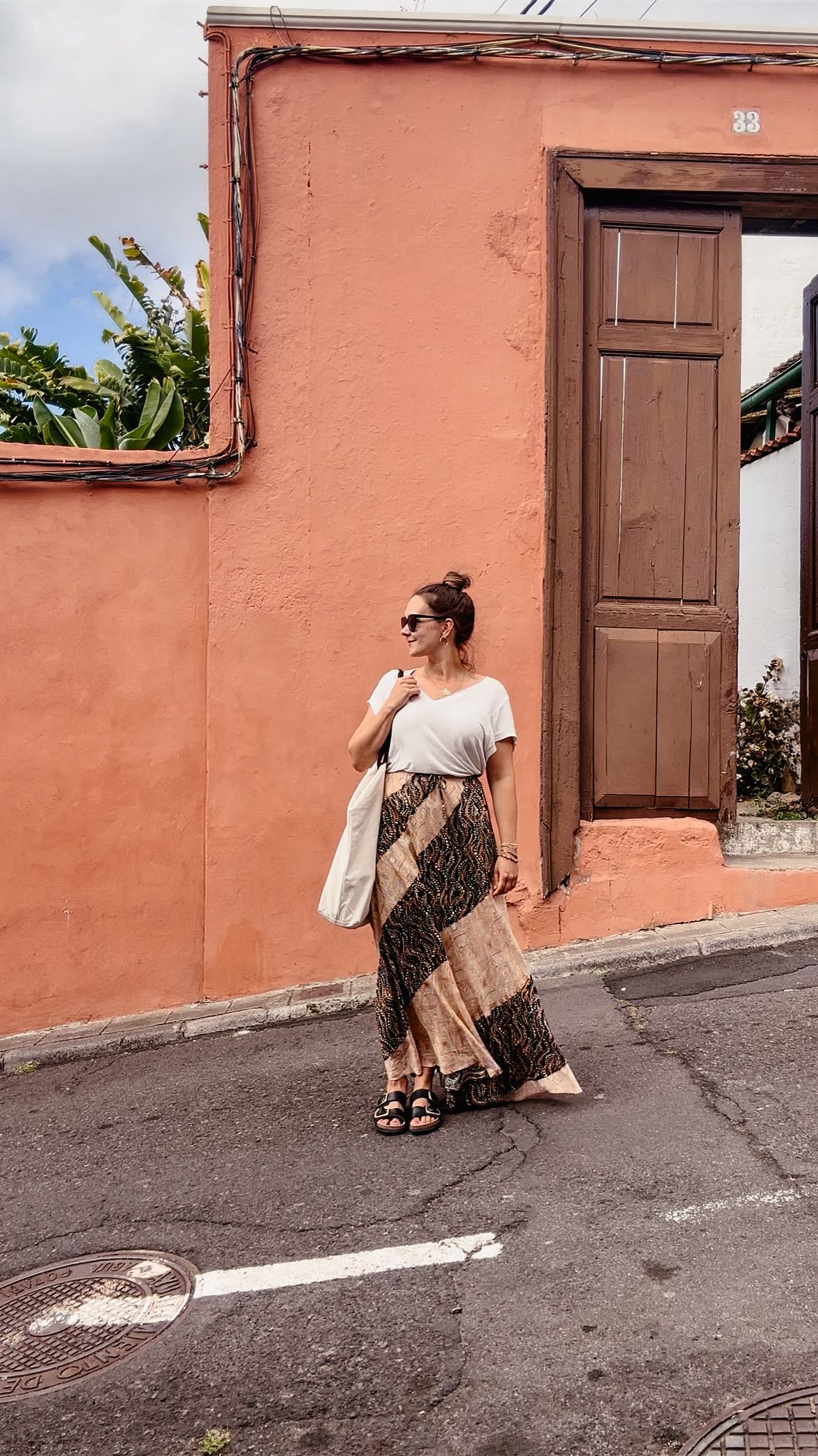 New Stories in the making. 🍝👩🍳 Stay tuned for the magic! ✨
Das Snippet ist vor fast genau einem Jahr auf Teneriffa entstanden. Zu diesem Zeitpunkt ging es mir nicht besonders gut. Umso schöner ist es, jetzt zu wissen, dass mit der Zeit, doch alles gut gehen kann. Trust the process!
•
•
•
#jederkannentspannen #transformation #neueskapitel #magicinthemaking