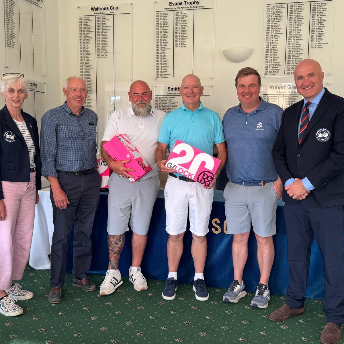 What a fantastic day we had at our Pro-Am Golf Day here at Surbiton Golf Club on Saturday.
Huge congratulations to our winning team: Bob Smith, Gary Hastings, Nigel Wright and pro Ross McGowan. Rowan McGowan was also joint winner of the Pro competition alongside Surbiton’s very own Dan Gaunt. Great golf all round!
Here they are pictured with Club Captain Ciaran Carvalho and Ladies Captain Georgina Headley.
To top off an already special day, we were treated to a spectacular Red Arrows flypast over the 3rd hole!
A day of great golf, great company and a bit of unexpected airshow magic ❤️🤍💙
# Surreygolfclub #Surreygolfcourse #GolfDay #ProAm #SurbitonGolfClub #Winners #RedArrows #GreatGolf #ClubLife