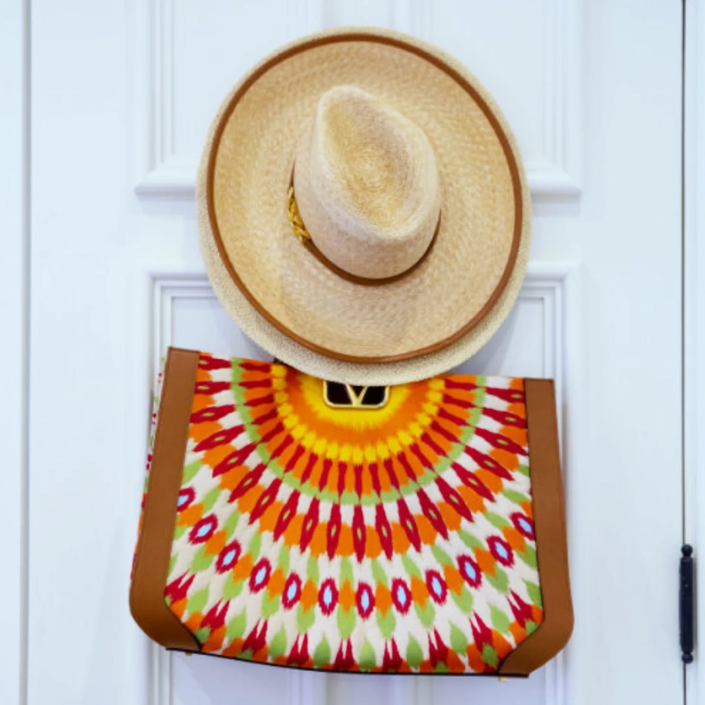 What is in YOUR pre-packed beach bag? Being organized supports you being ready for the next adventure.
#getorganizedforsummer #organizedlife #professionalorganizer #bayareaorganizer #amscotthome