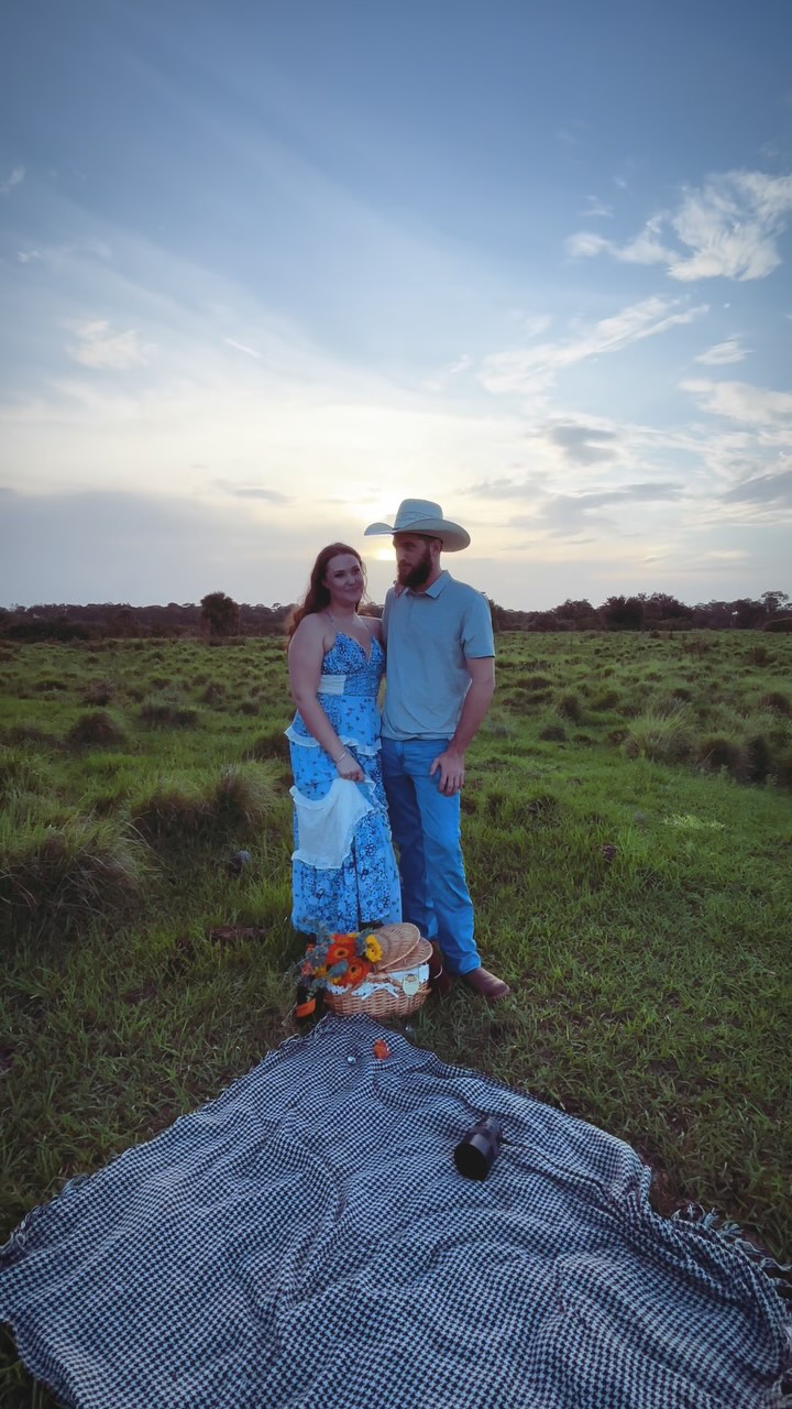 They came for the photos—left with a memory they’ll never forget 🤠💍 Hear what they had to say after their Cowboy Love shoot at Allapattah Reserve.
#Testimonial #CowboyLove #EngagementShoot #allapattahflats #JumpRAW #ClientLove #WesternRomance #PhotographyThatFeels #RusticLoveStory