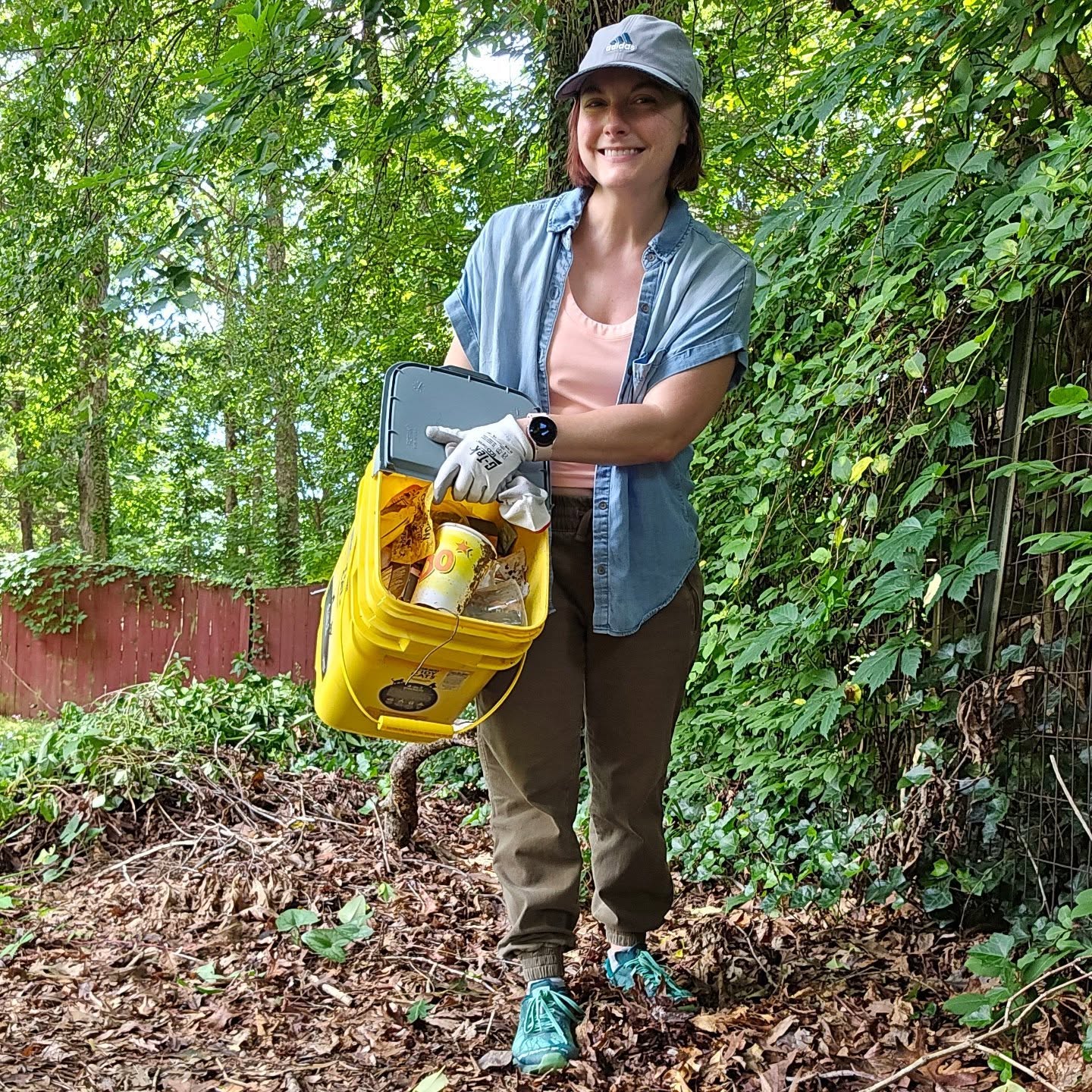 Quick jaunt around the neighborhood to pick up four pounds of trash and recyclables. Trash never rests.
#NoTrashAndNoKings #TrashCleanup #NeighborhoodCleanup #LoveYourNeighborhood #NeighborhoodPride #ProtectBirds #ProtectOurWaterways