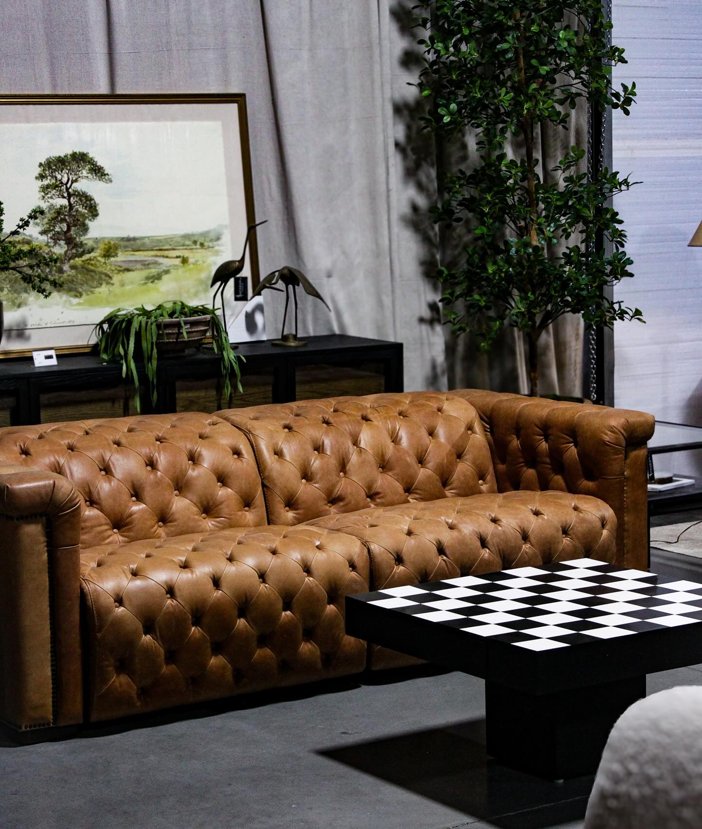 The couch you didn’t know you needed….
Come check out our showroom! M-F from 10-4✨